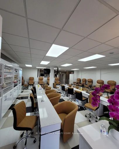 3417 Yonge Street Property Photo 2