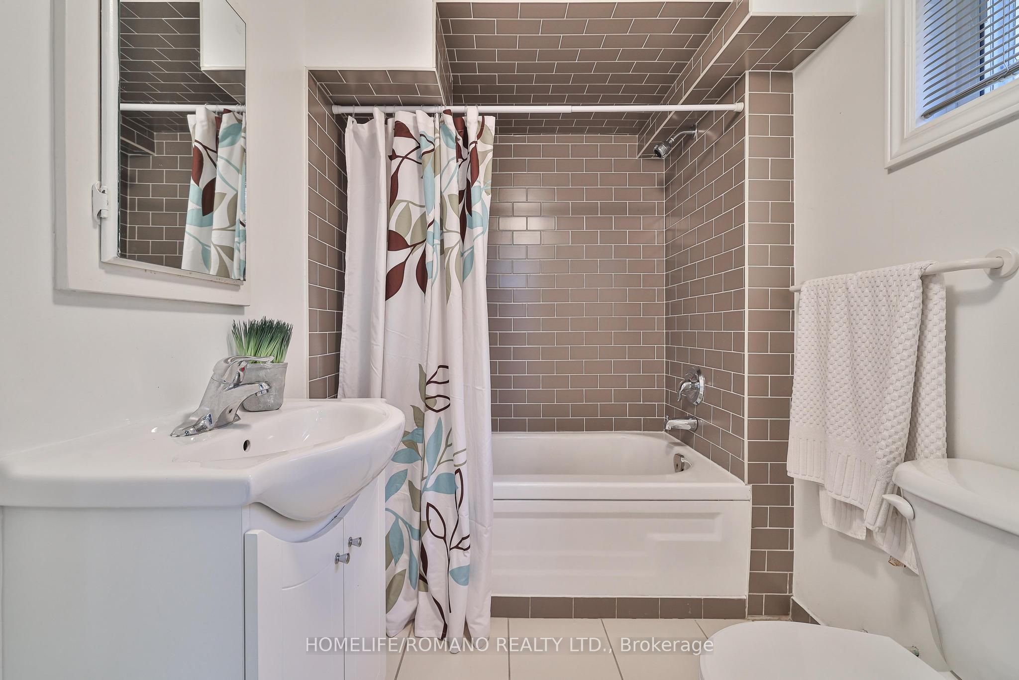 542 Deloraine Avenue Property Photo 45