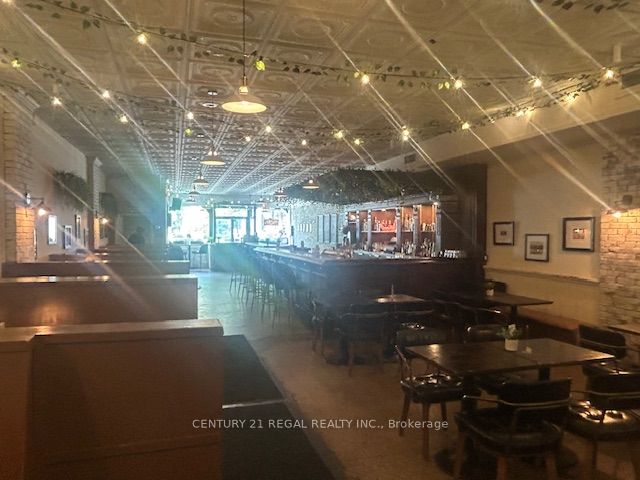 171 College Street Property Photo 2