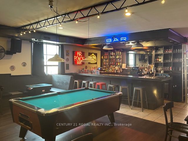 171 College Street Property Photo 5