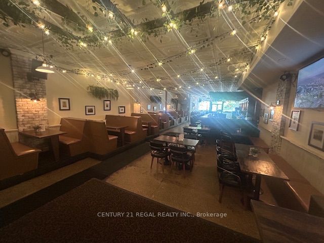 171 College Street Property Photo 12