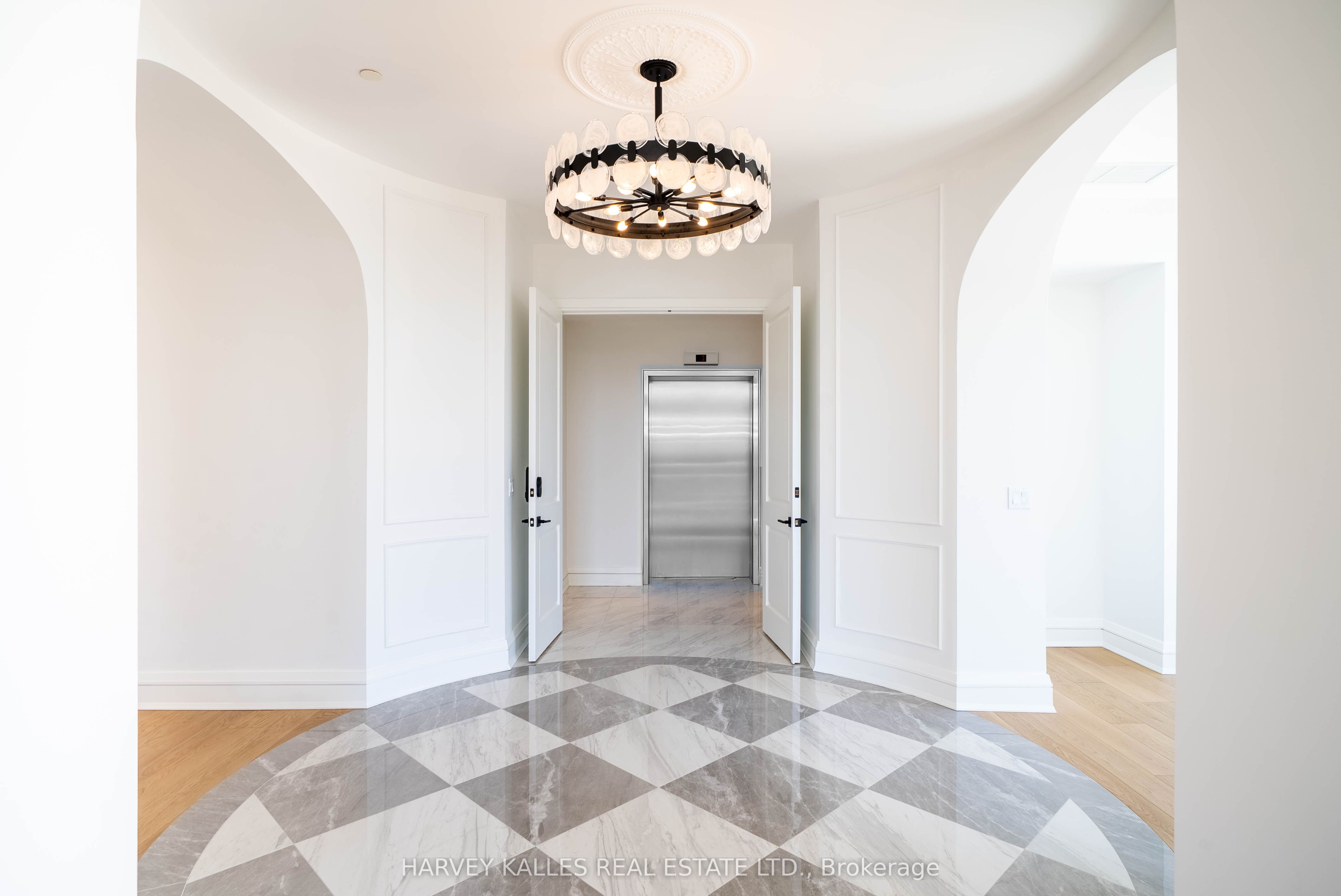 #6A - 2010 Bathurst Street Property Photo 1