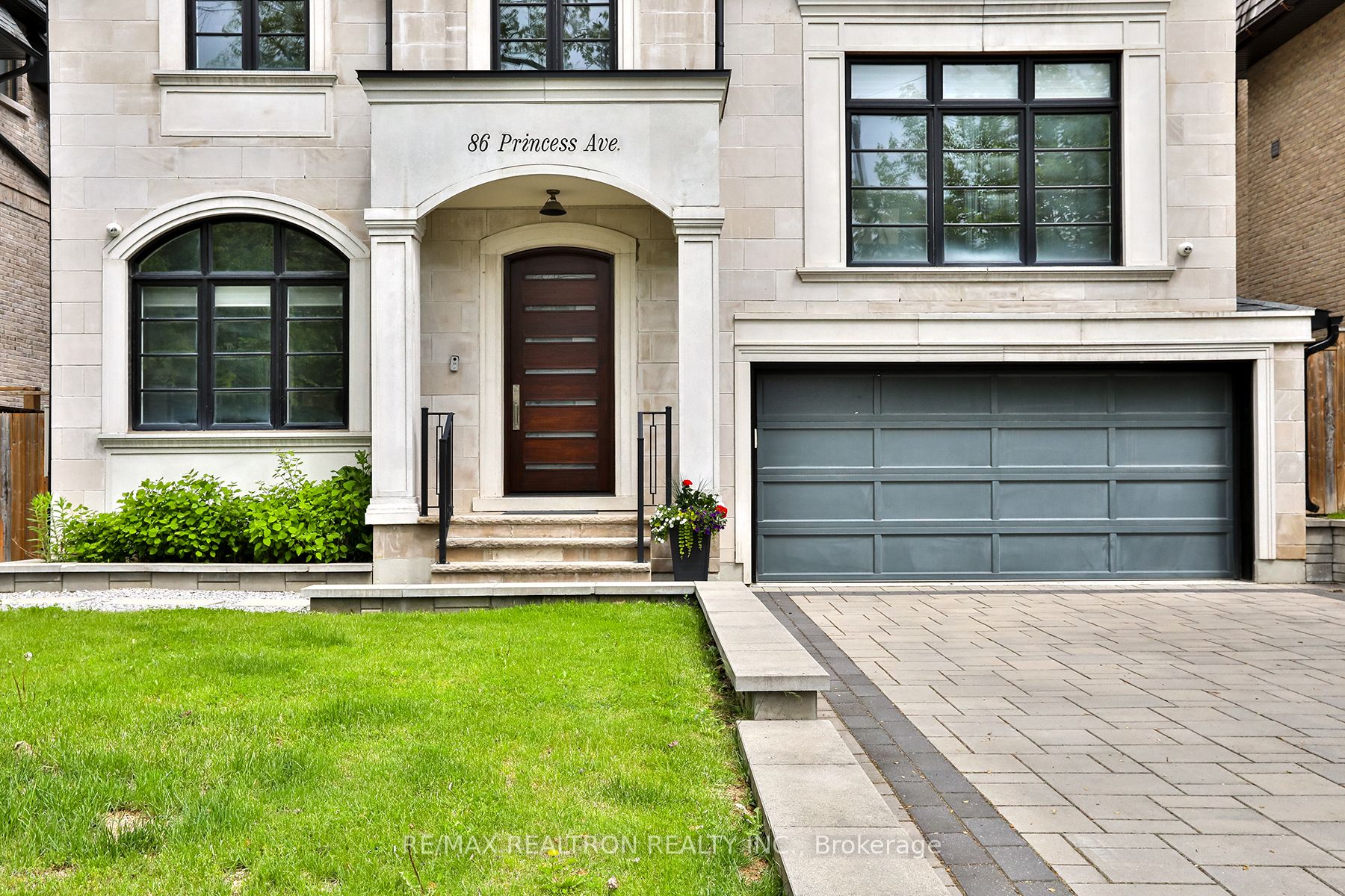 86 Princess Avenue Property Photo 2