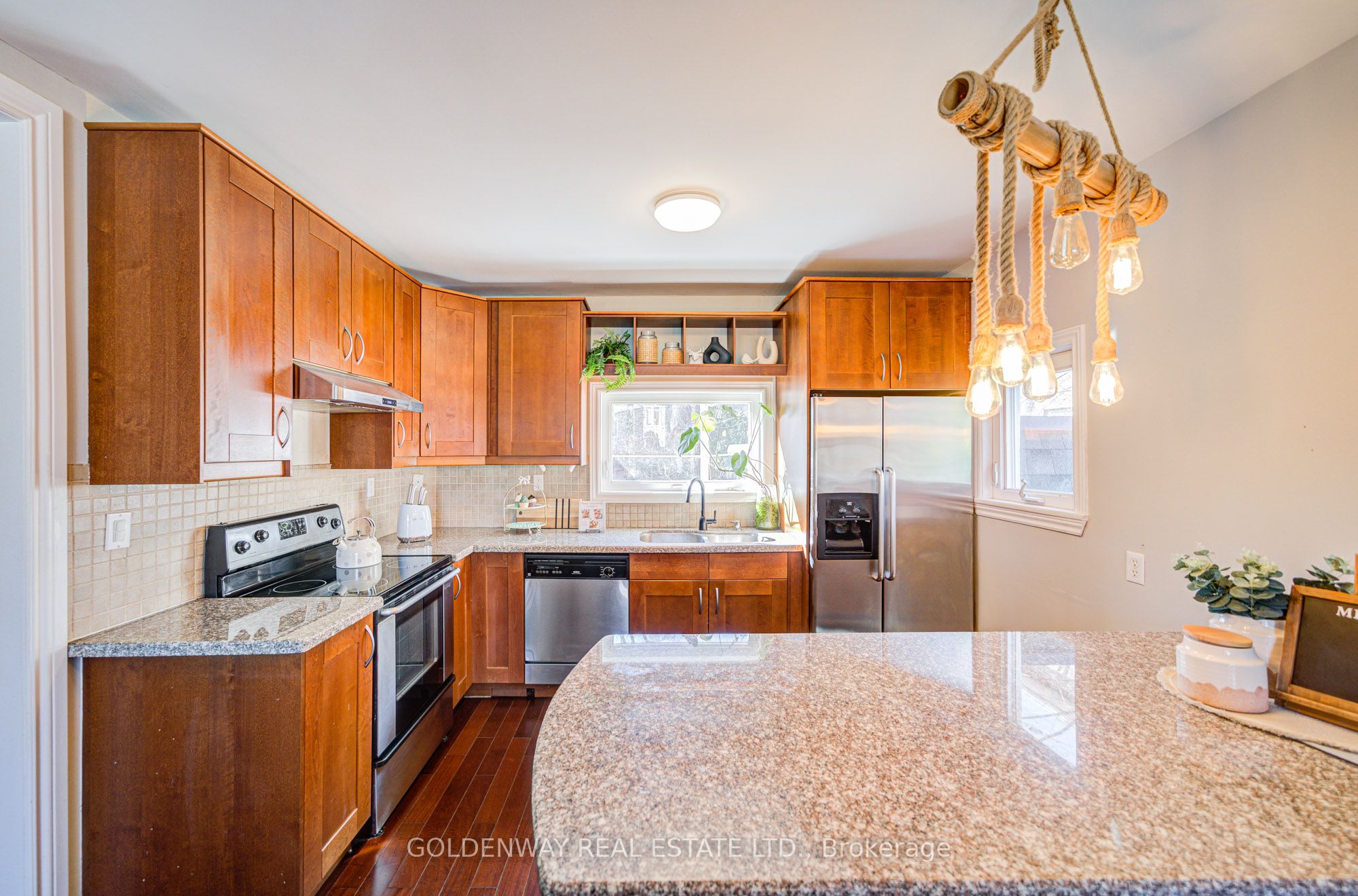 211 Pemberton Avenue Property Photo 10