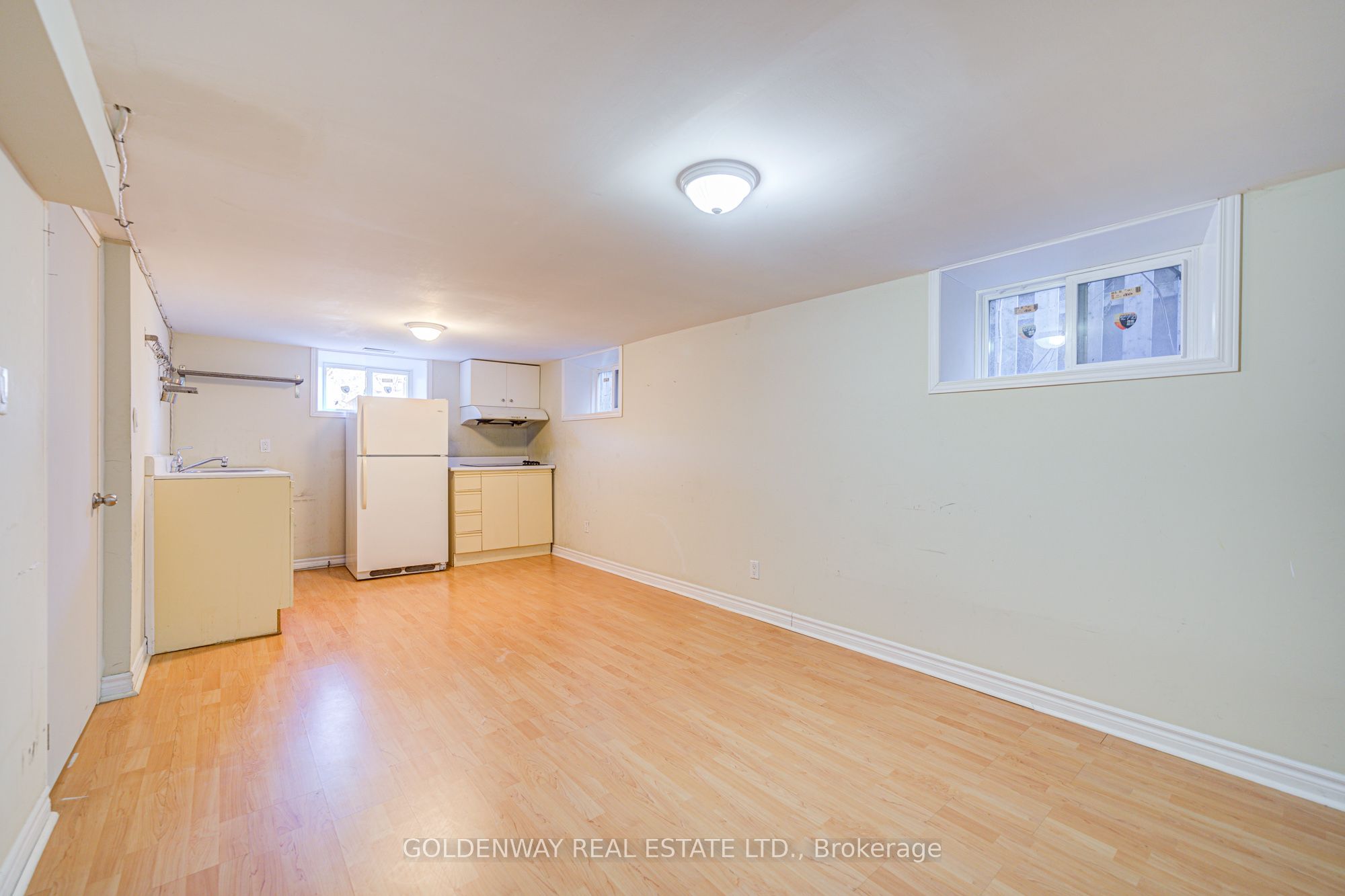 211 Pemberton Avenue Property Photo 35