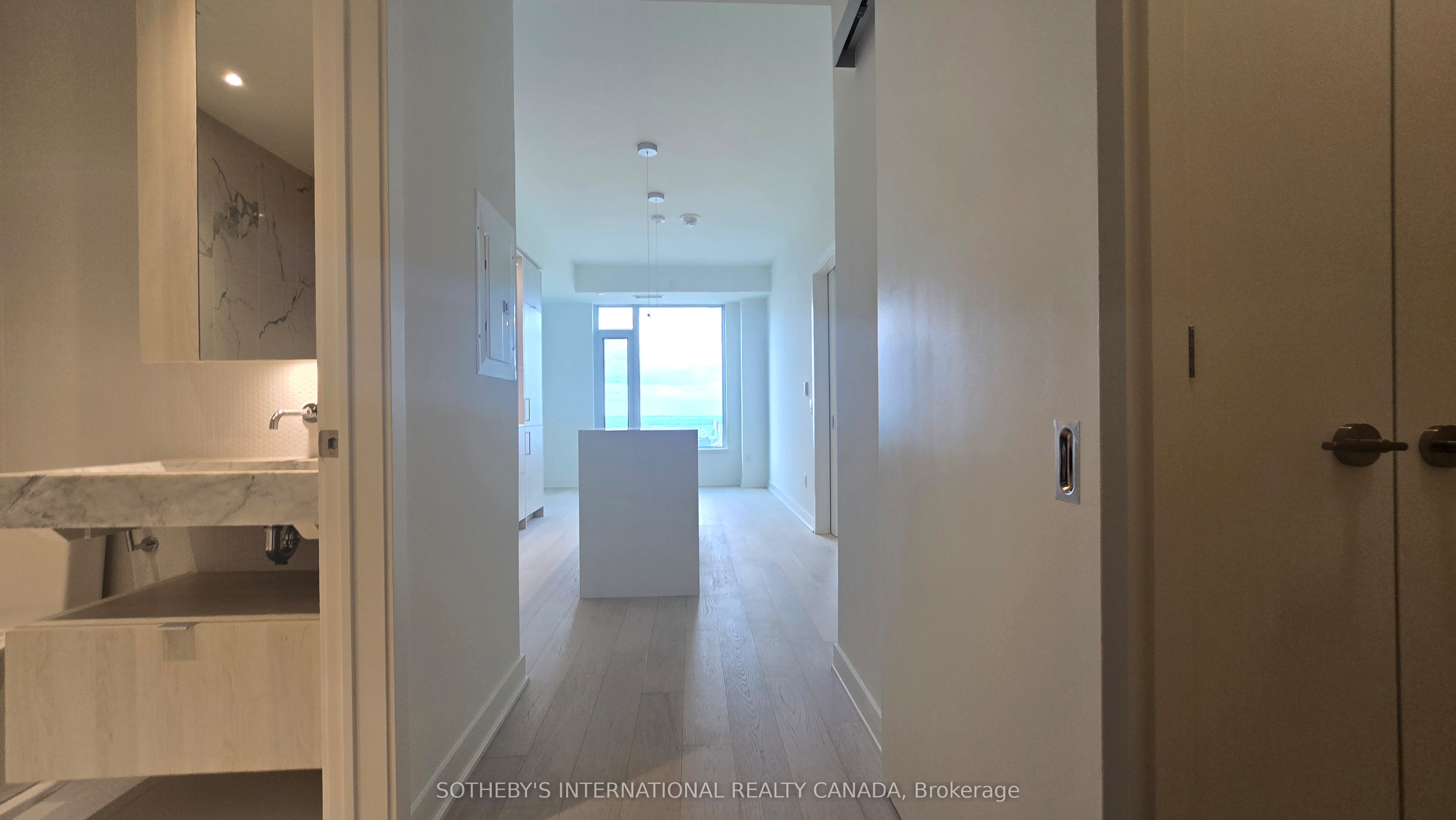 #5603 - 11 Yorkville Avenue Property Photo 5