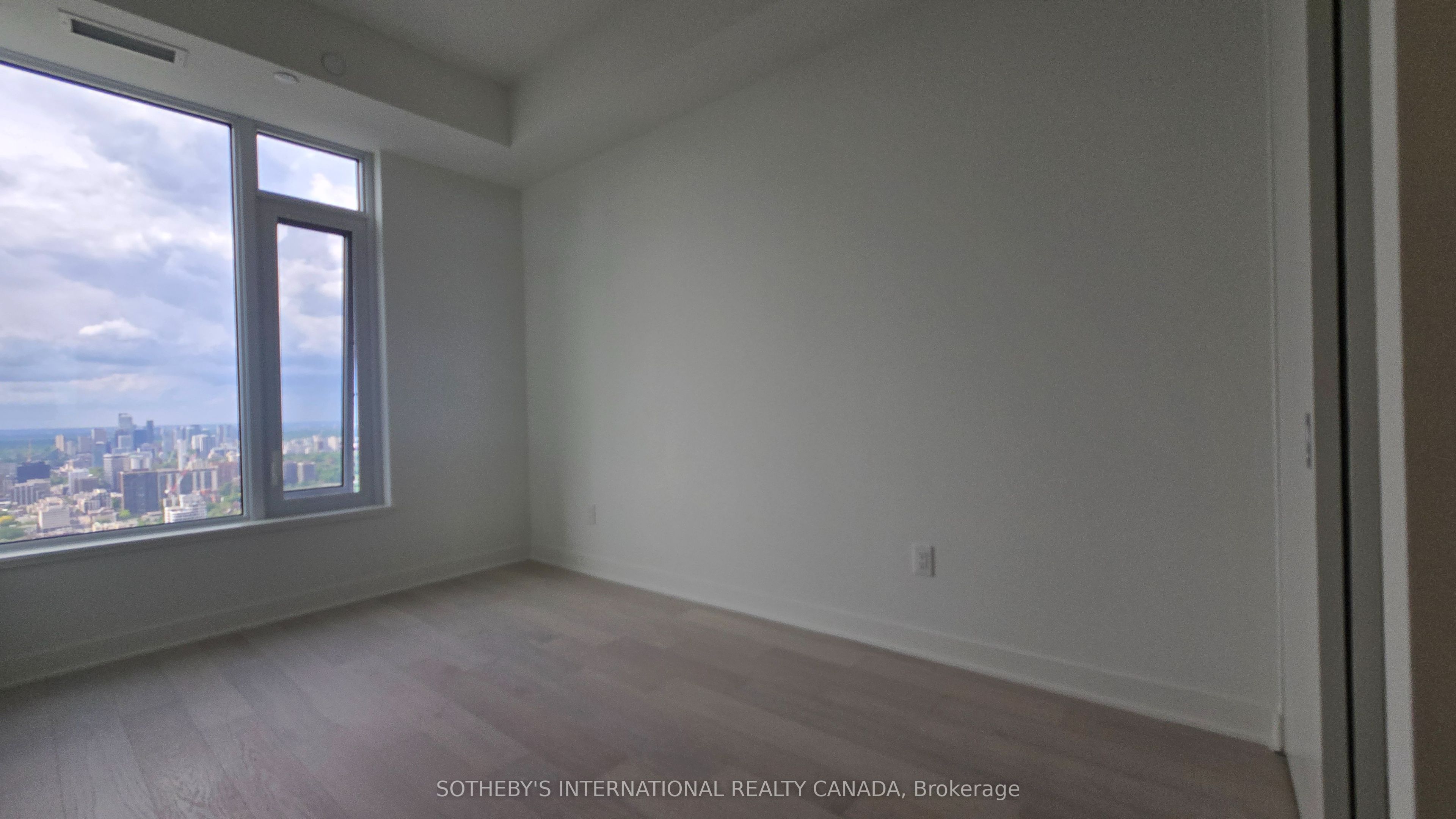 #5603 - 11 Yorkville Avenue Property Photo 10