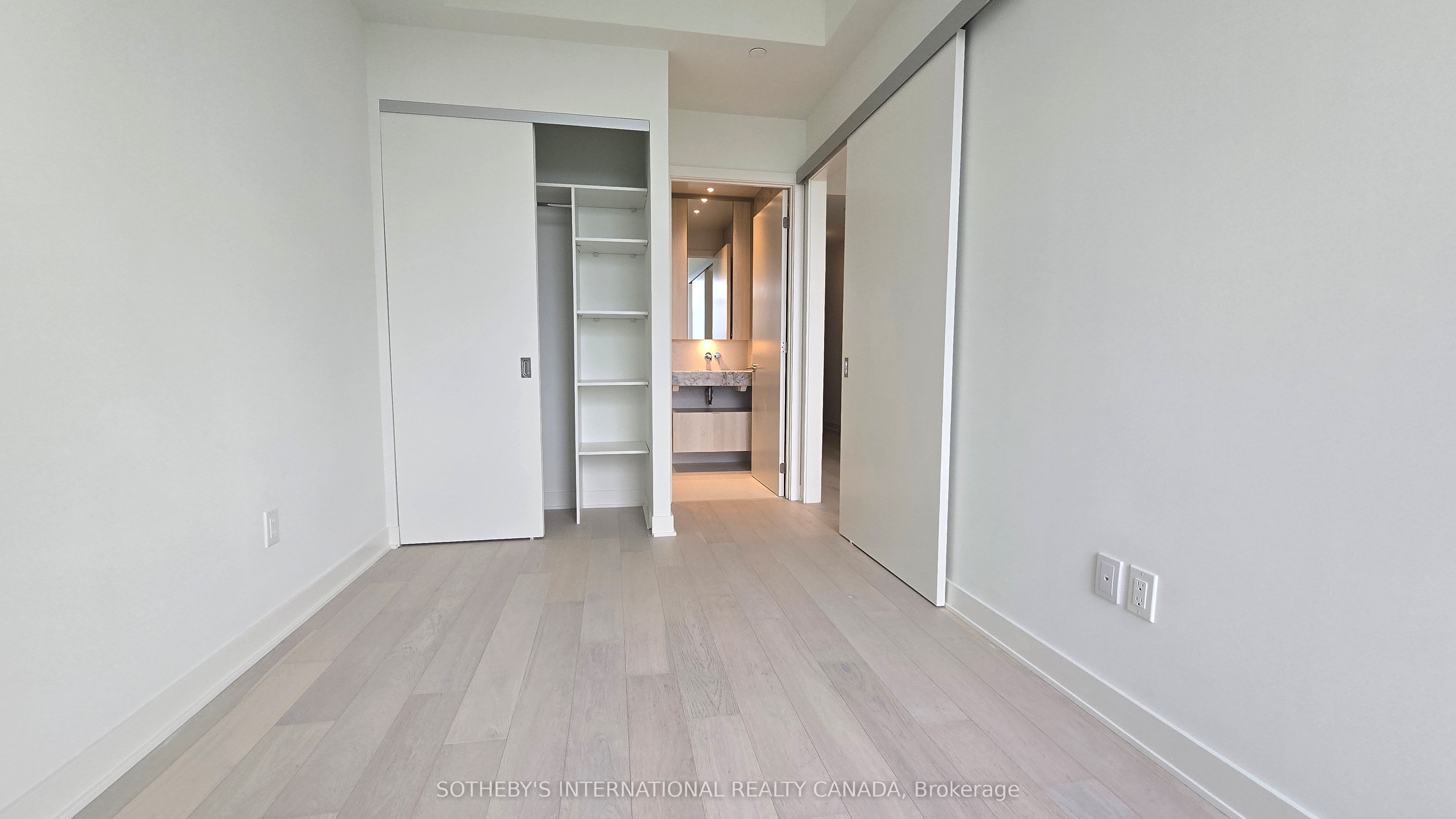 #5603 - 11 Yorkville Avenue Property Photo 11