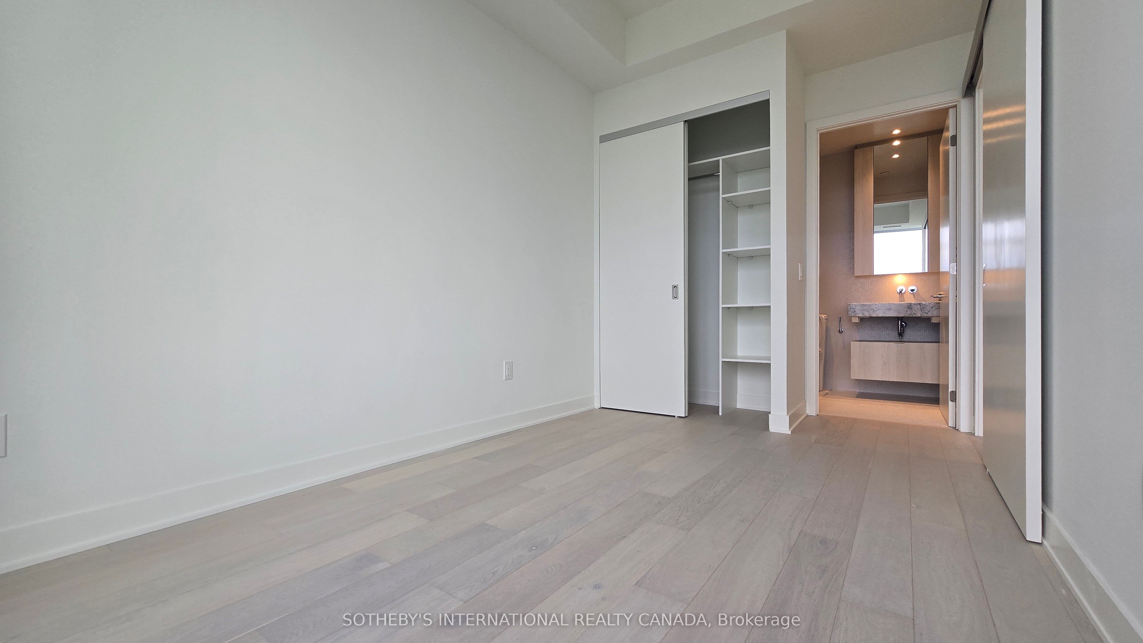 #5603 - 11 Yorkville Avenue Property Photo 12