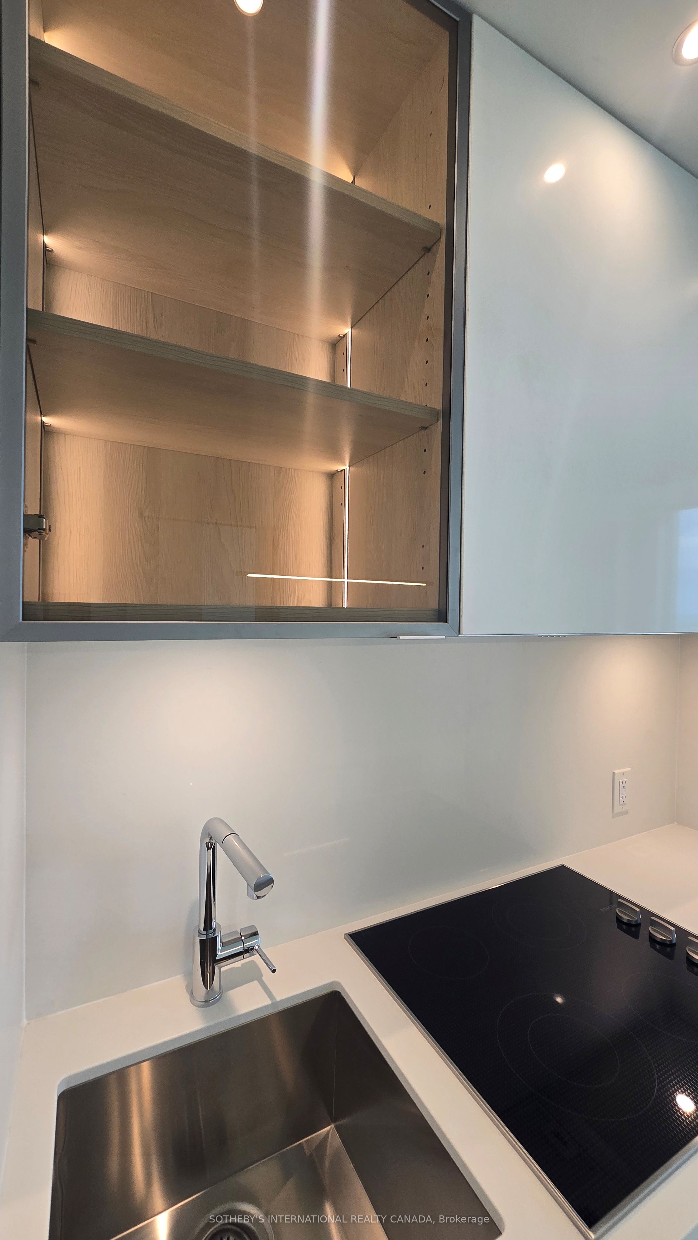 #5603 - 11 Yorkville Avenue Property Photo 19