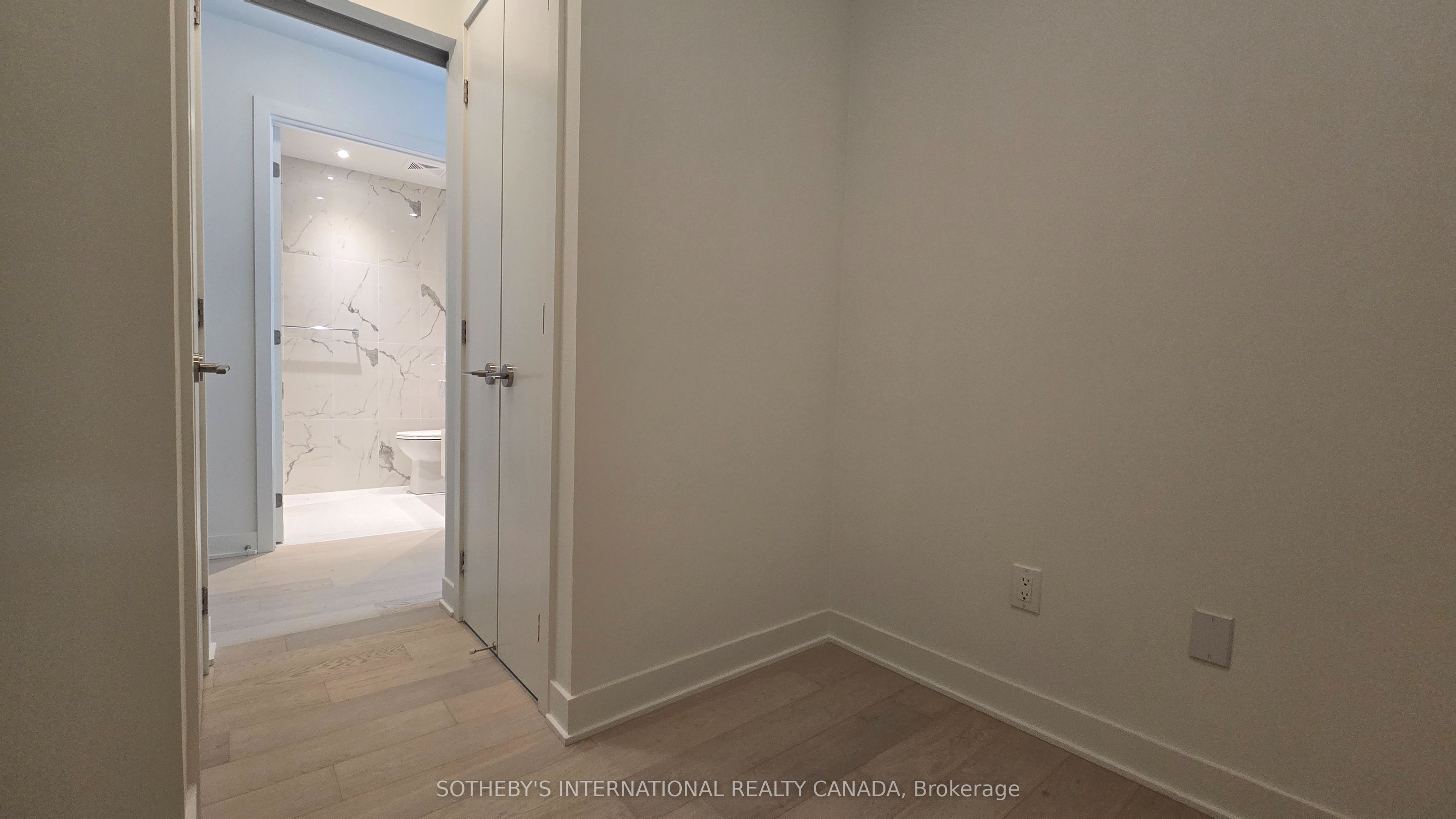 #5603 - 11 Yorkville Avenue Property Photo 22