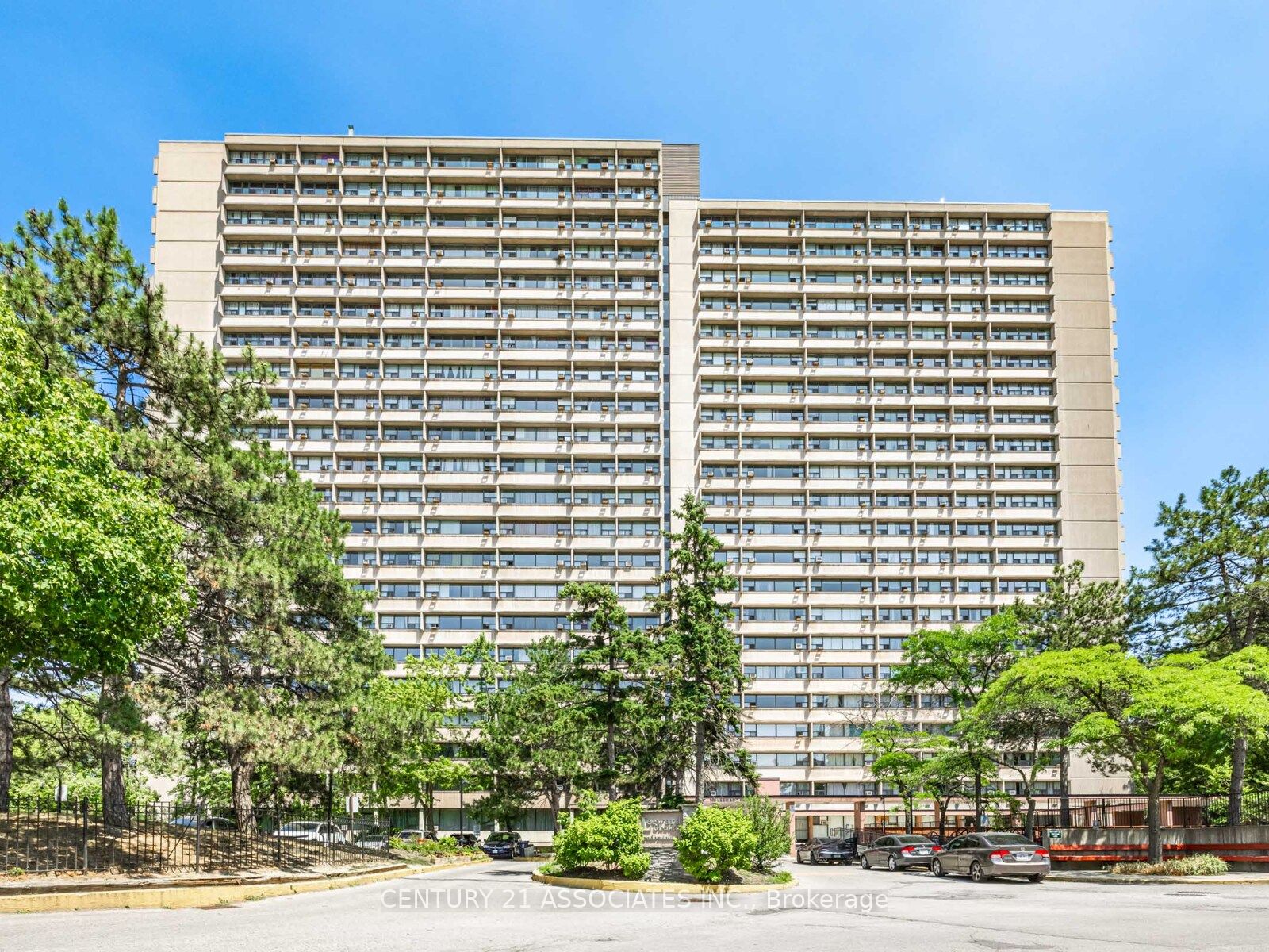 100 Leeward Glenway 402 Property Photo 1