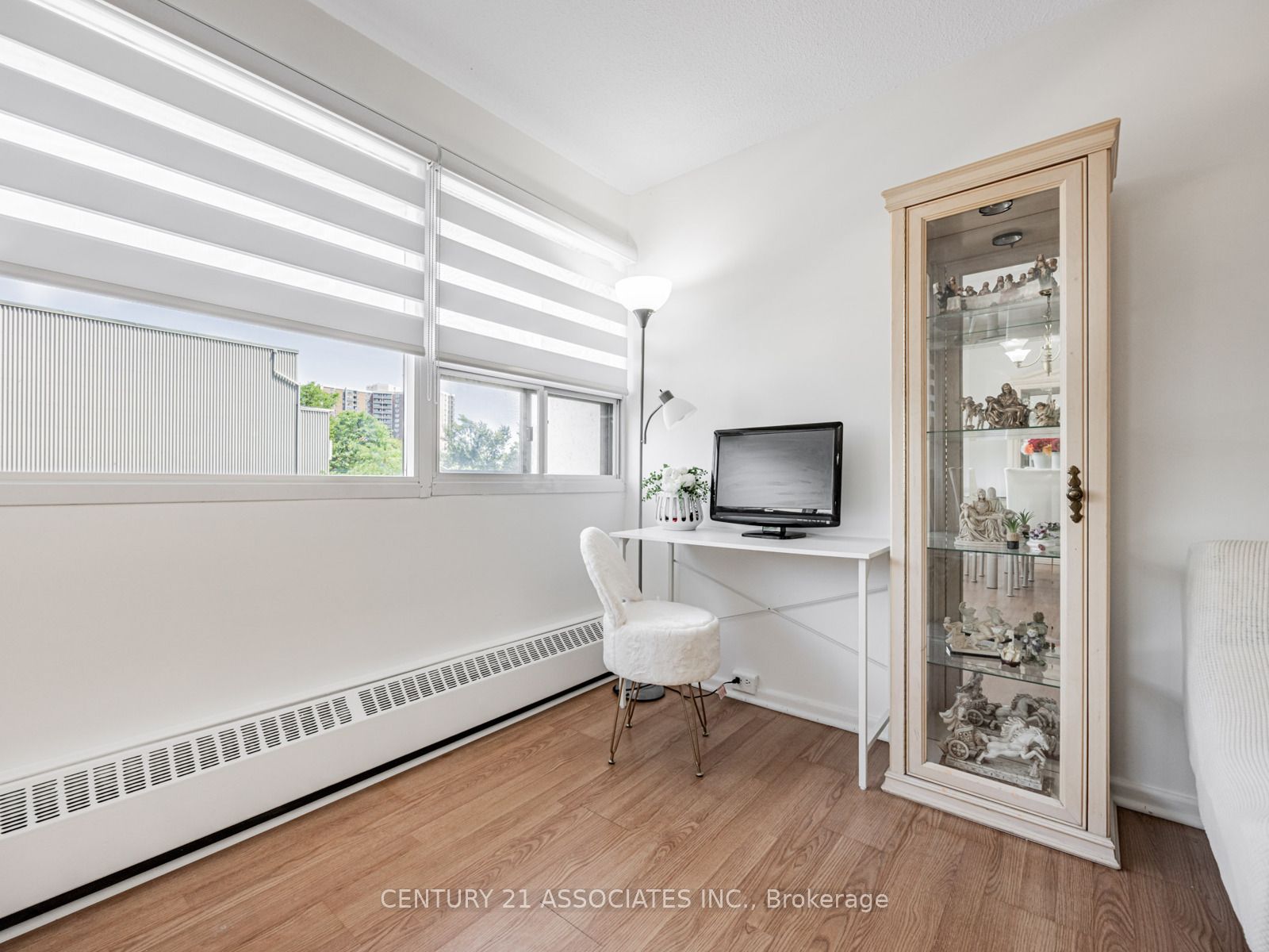 100 Leeward Glenway 402 Property Photo 16