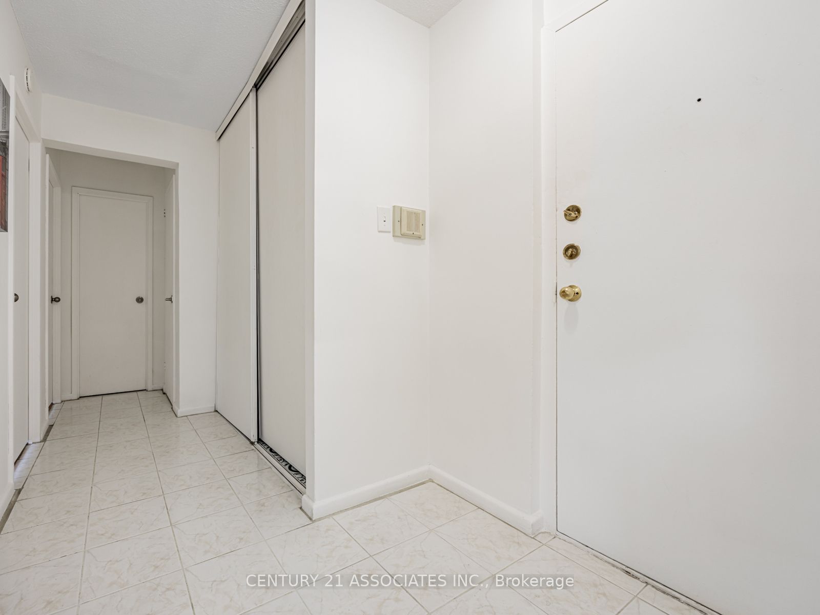 100 Leeward Glenway 402 Property Photo 18