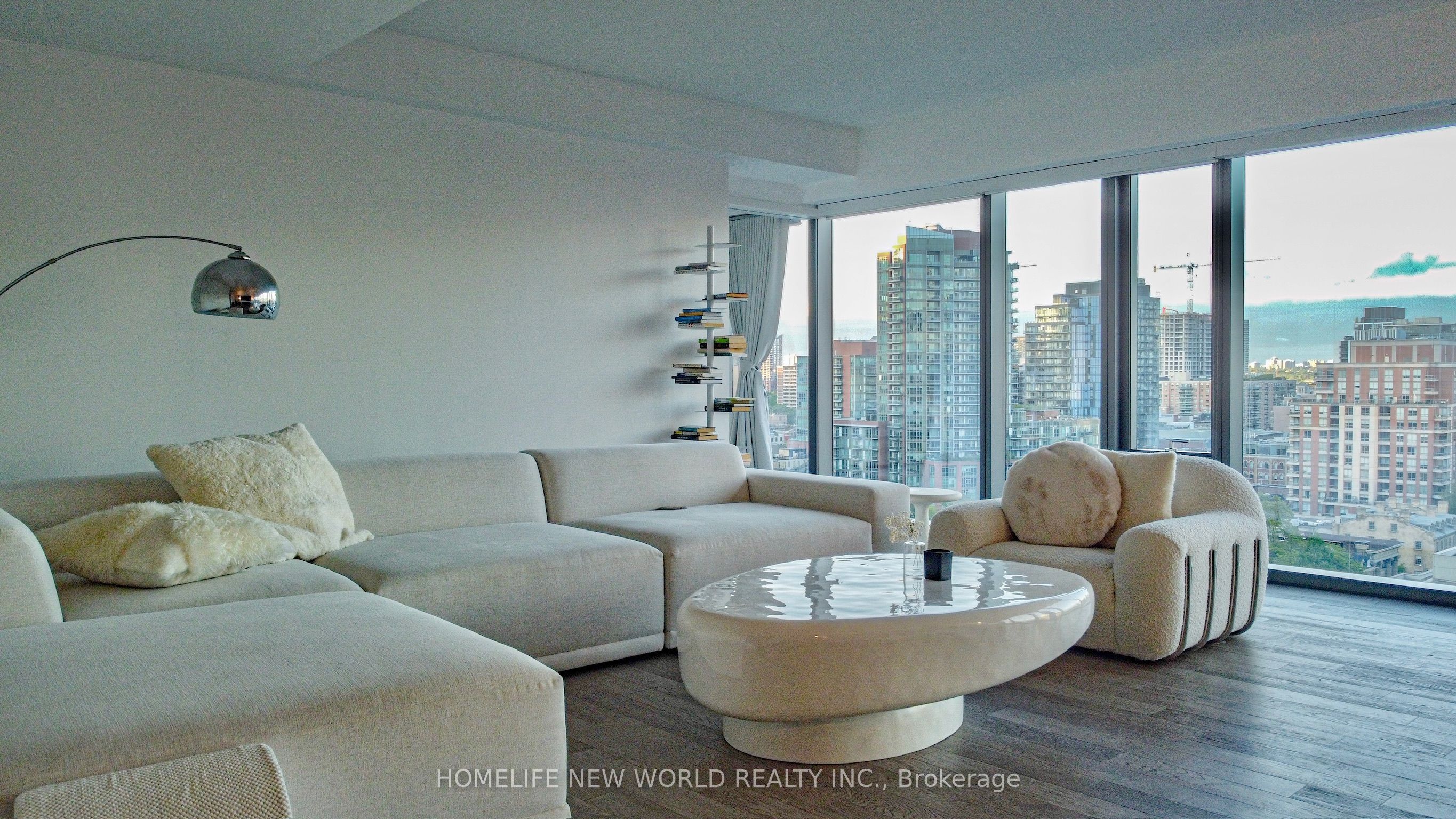 #1502 - 60 Colborne Street Property Photo 4