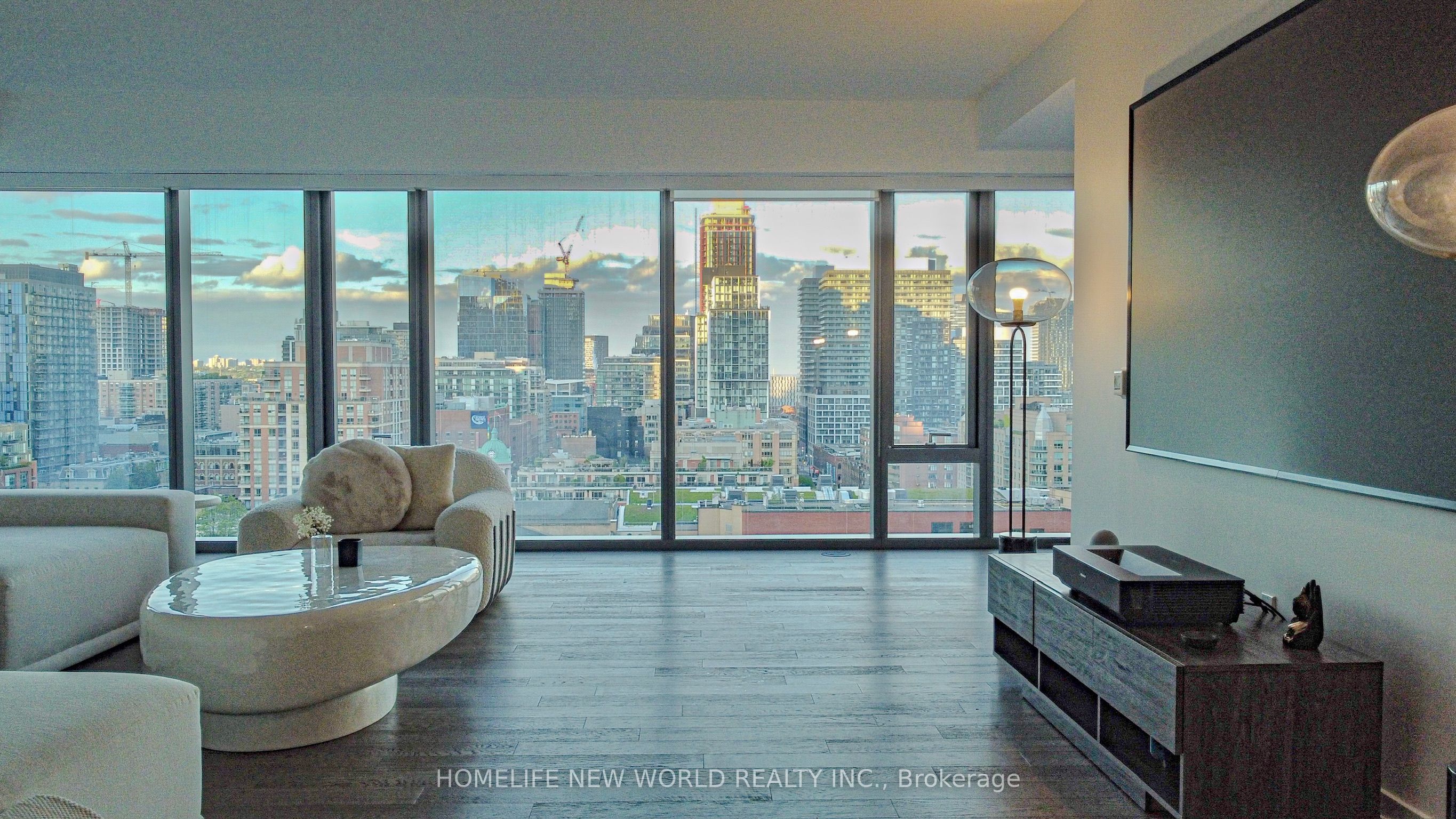 #1502 - 60 Colborne Street Property Photo 6