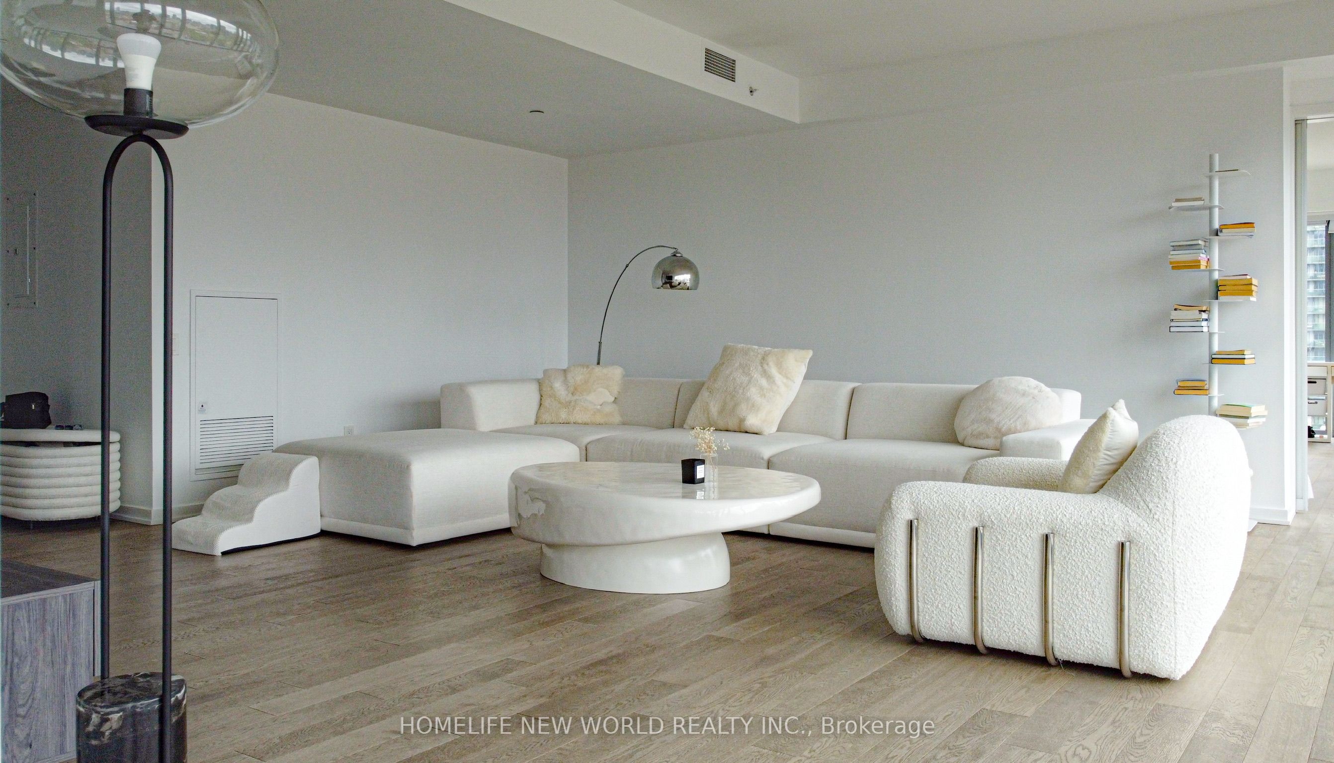 #1502 - 60 Colborne Street Property Photo 7