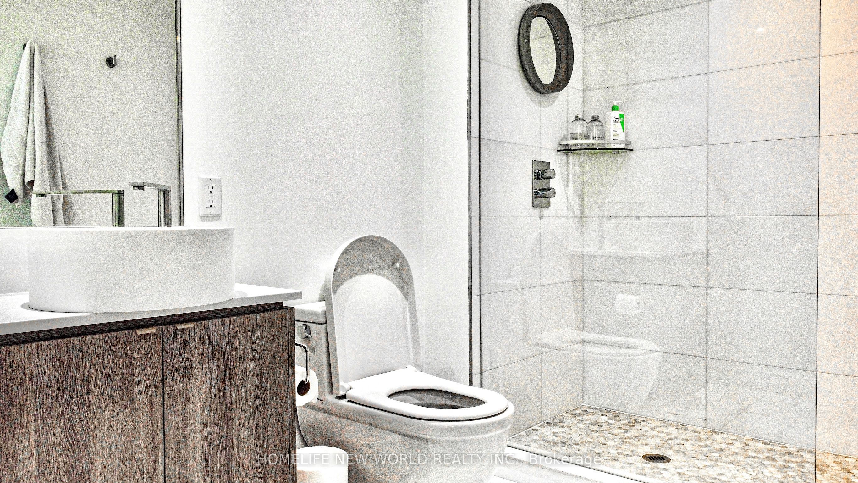 #1502 - 60 Colborne Street Property Photo 17