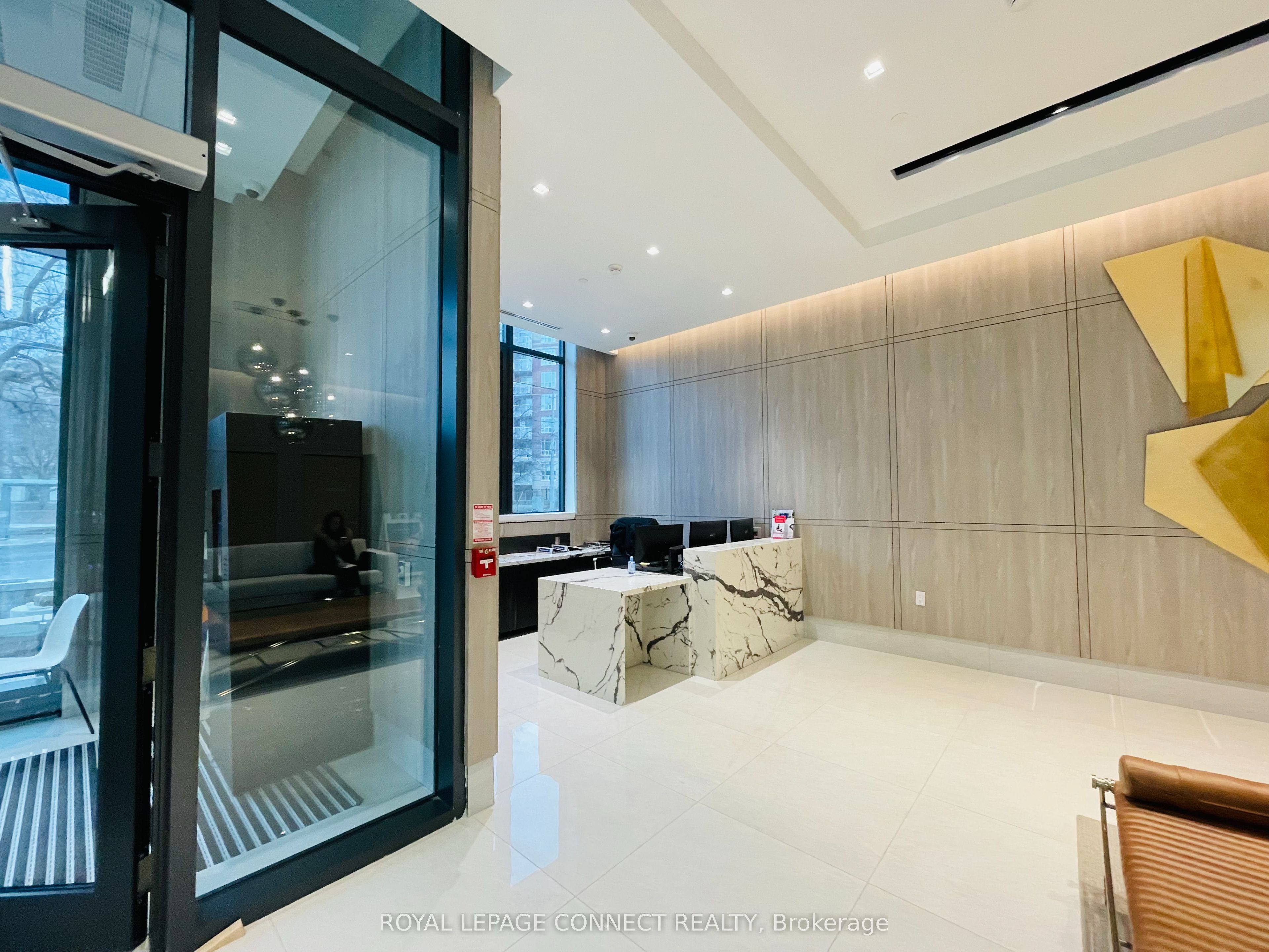 250 Lawrence Avenue W 504 Property Photo 6