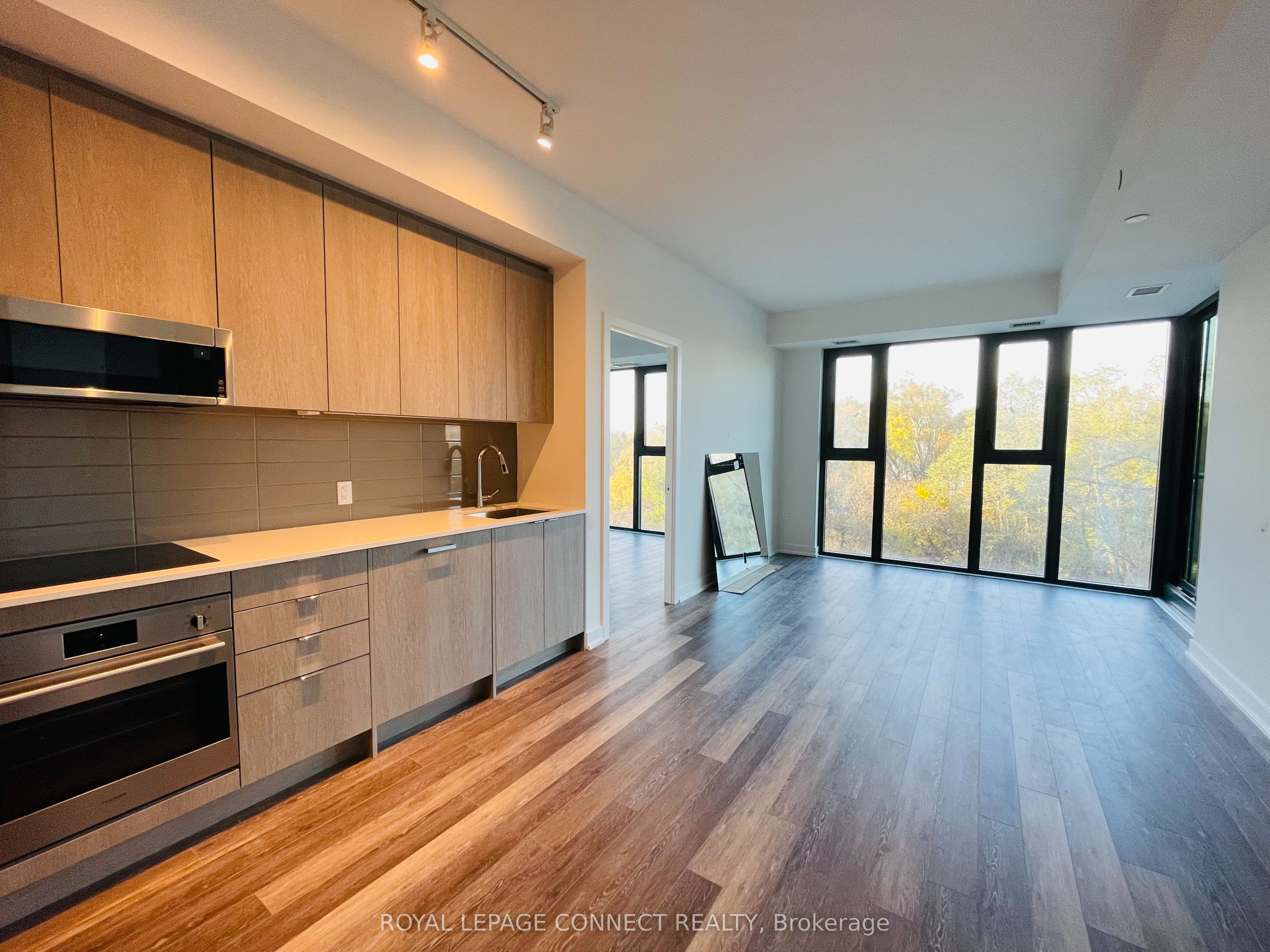 250 Lawrence Avenue W 504 Property Photo 9