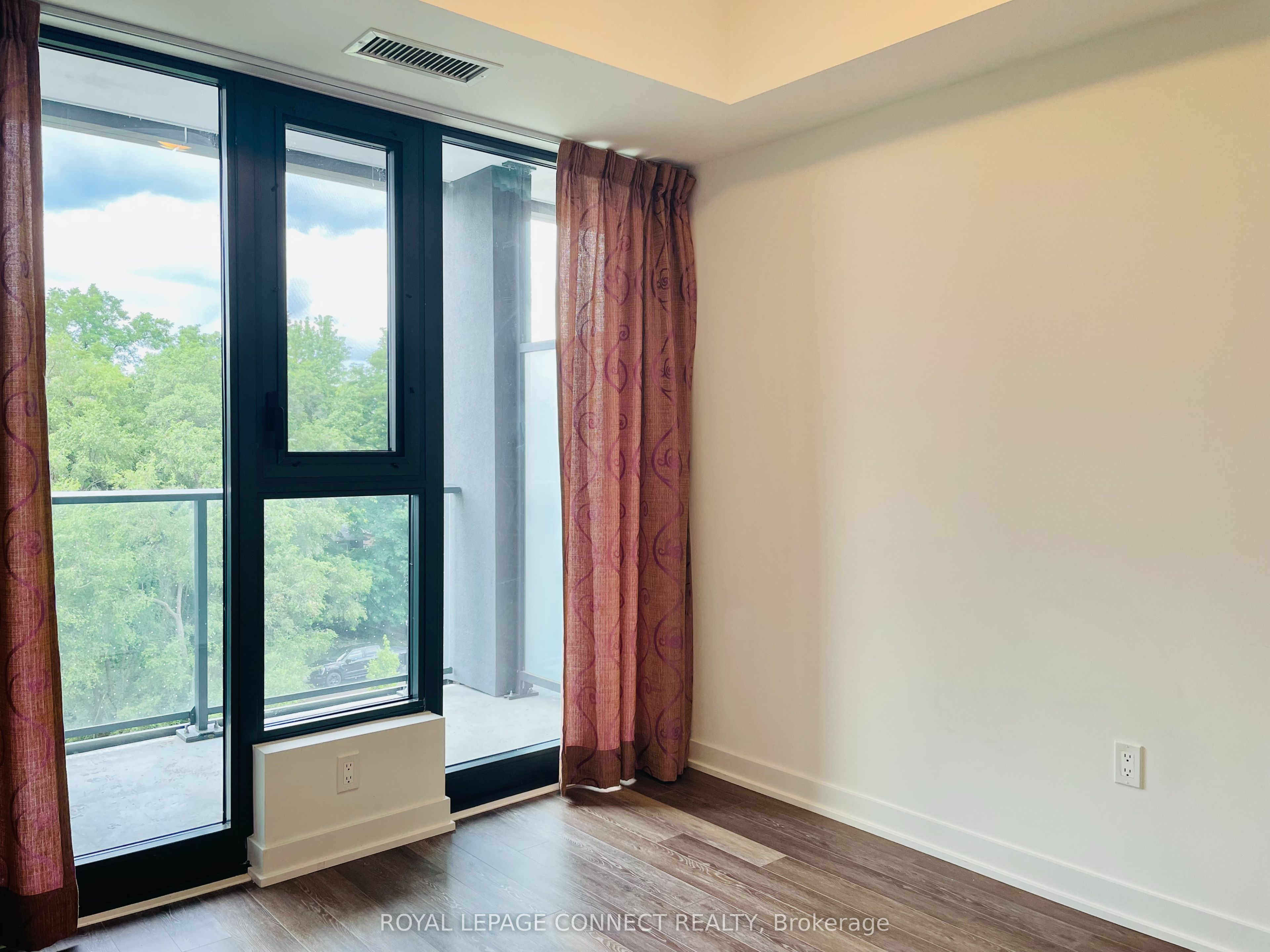 250 Lawrence Avenue W 504 Property Photo 13