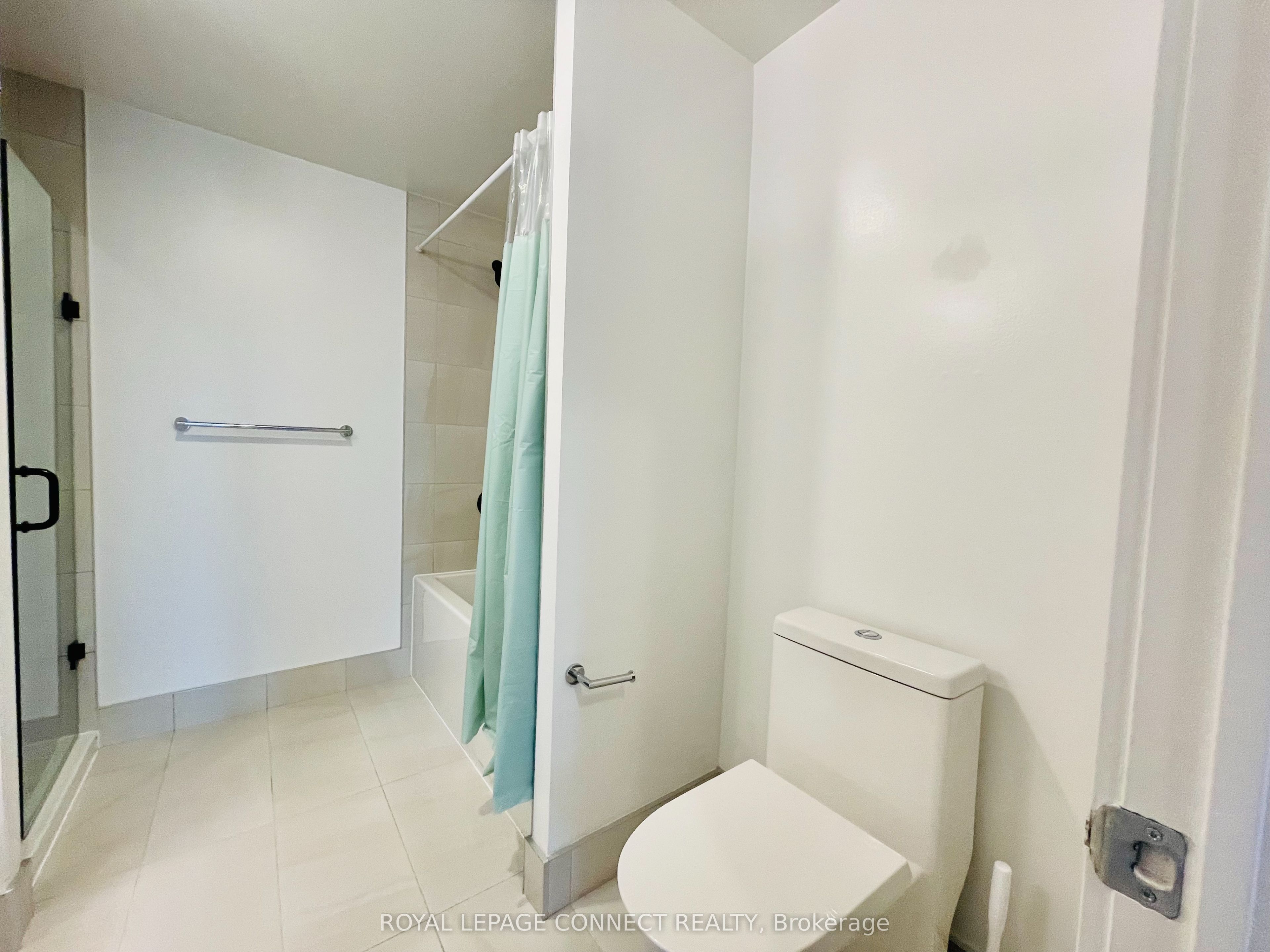 250 Lawrence Avenue W 504 Property Photo 14