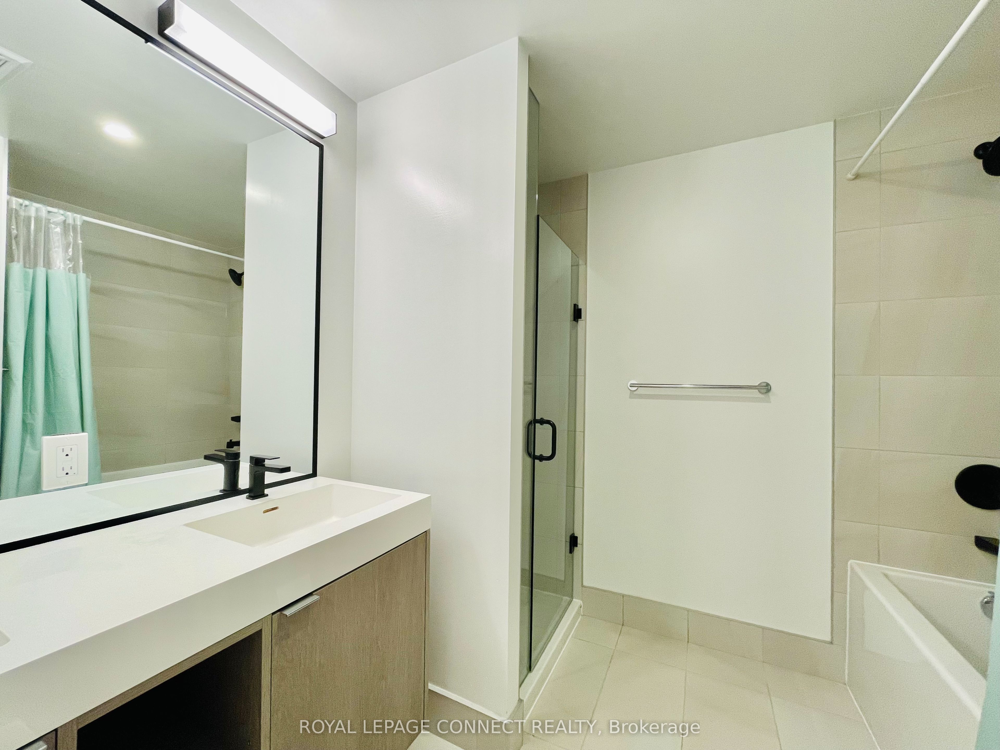 250 Lawrence Avenue W 504 Property Photo 15