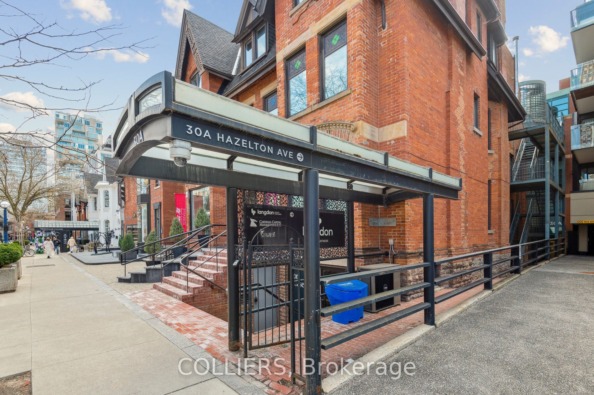 #400-500 - 30A Hazelton Avenue Property Photo 1