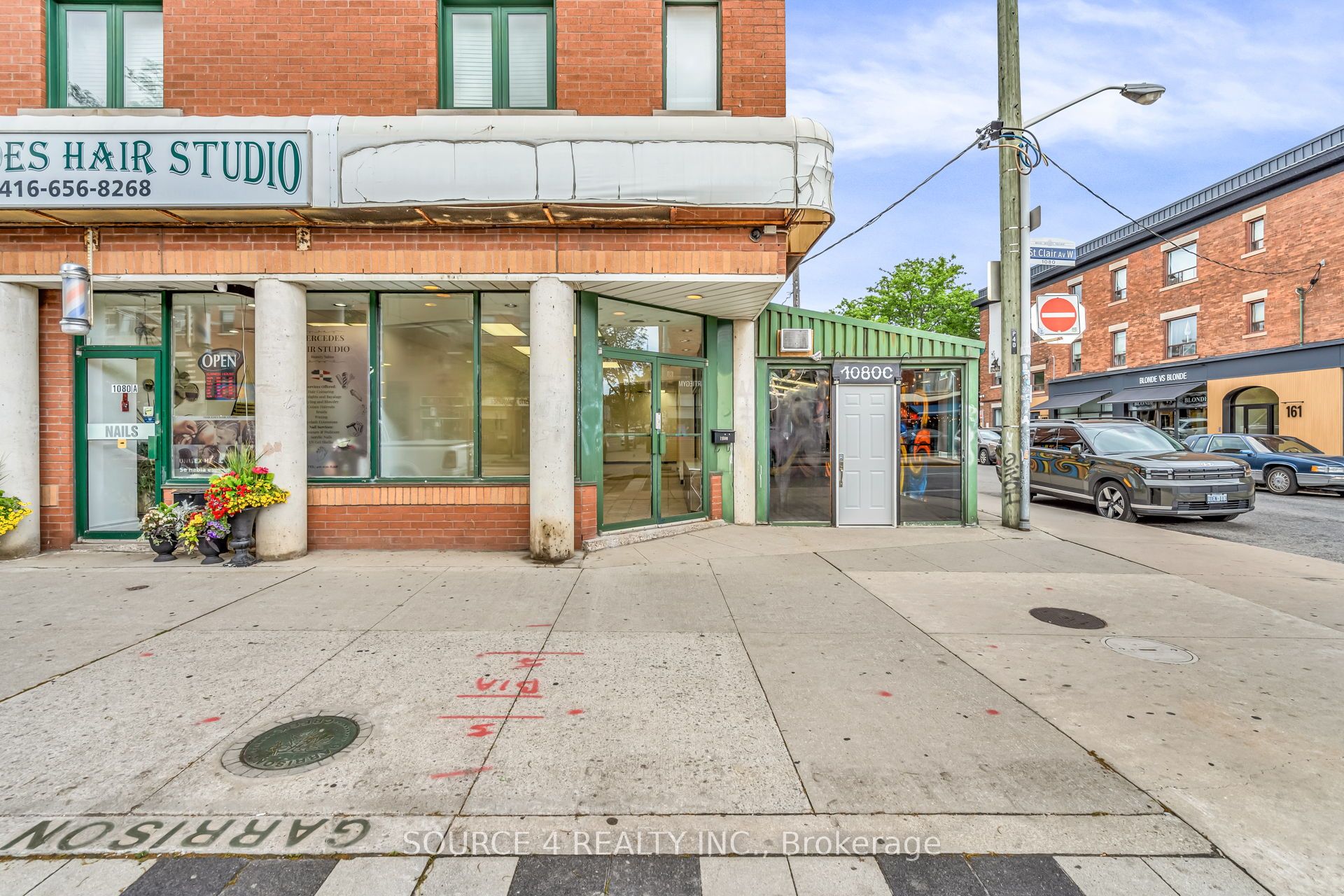 1080 St. Clair Avenue W Property Photo 4