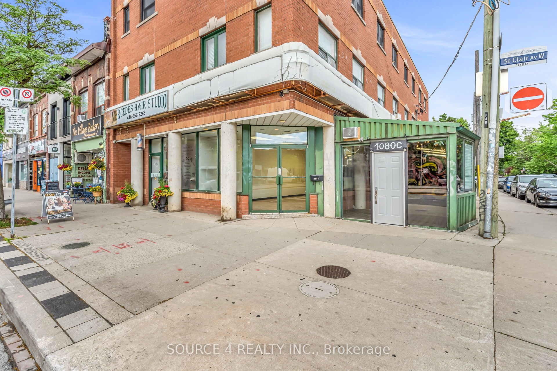 1080 St. Clair Avenue W Property Photo 5