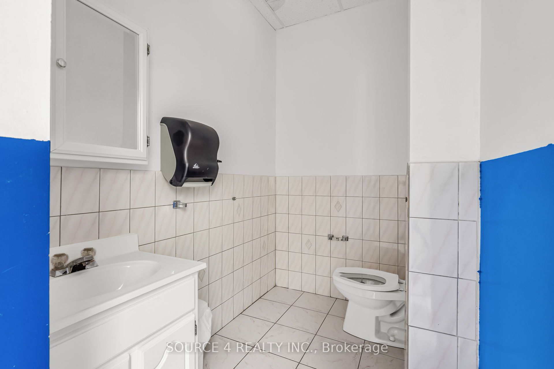 1080 St. Clair Avenue W Property Photo 19