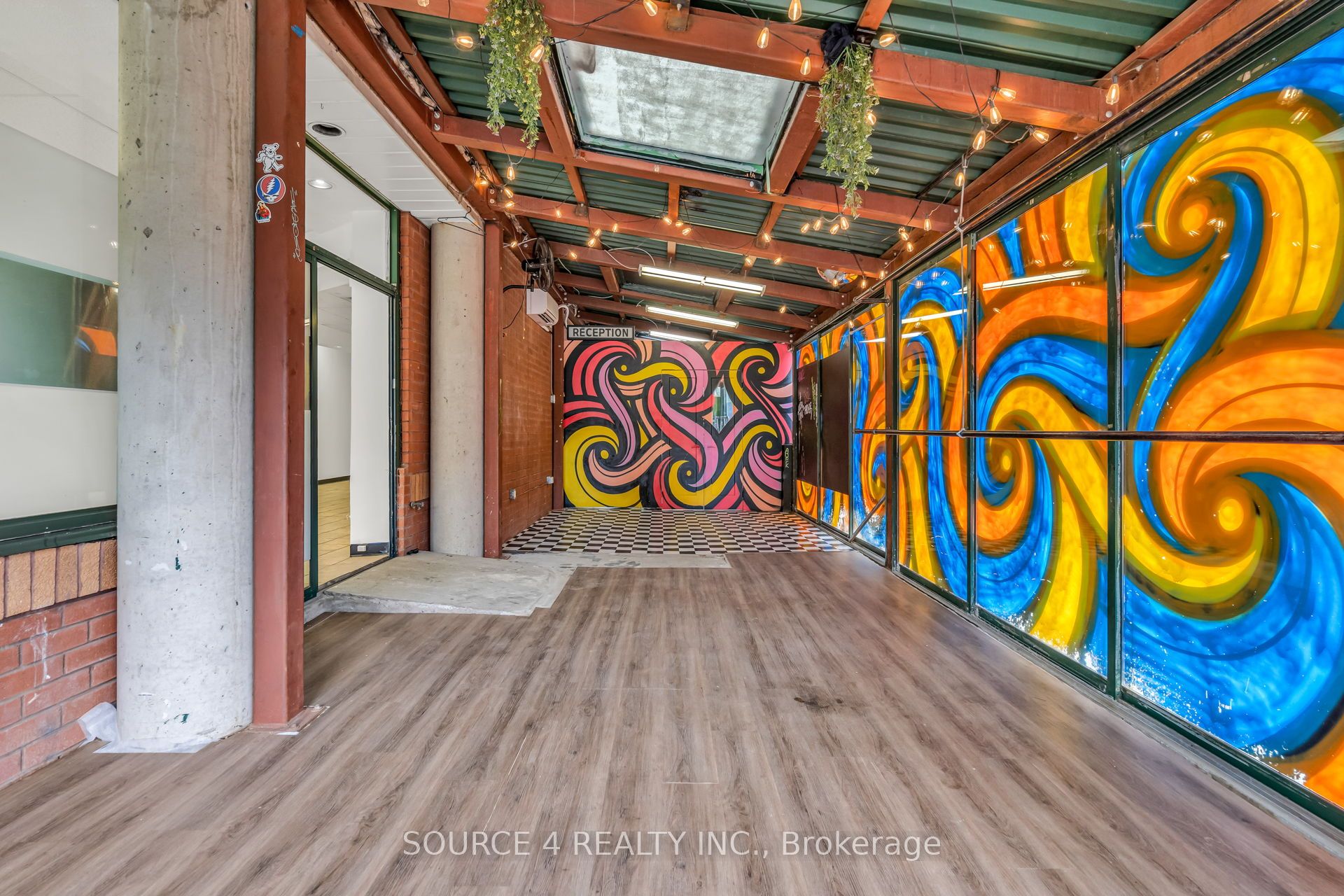 1080 St. Clair Avenue W Property Photo 20