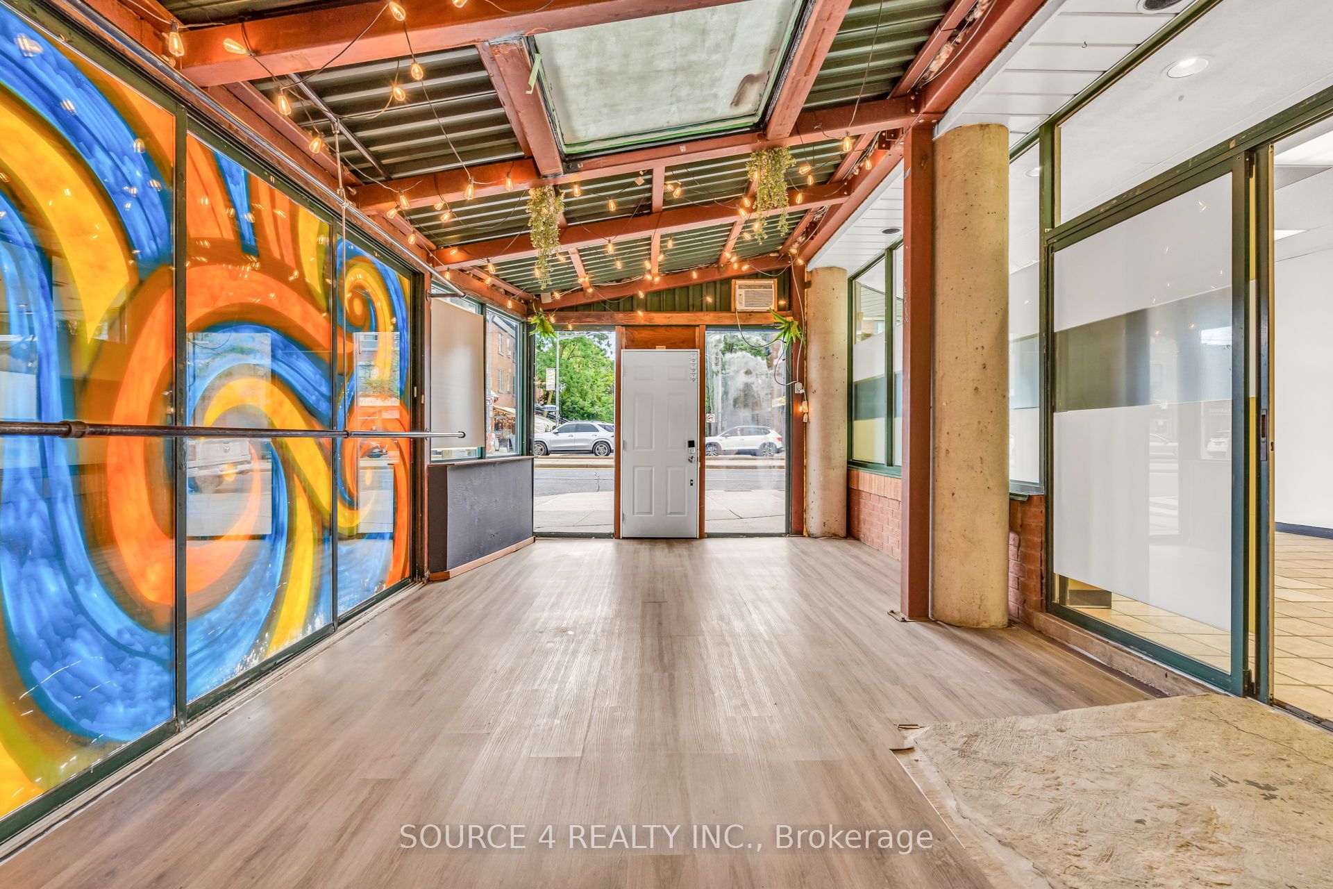 1080 St. Clair Avenue W Property Photo 25