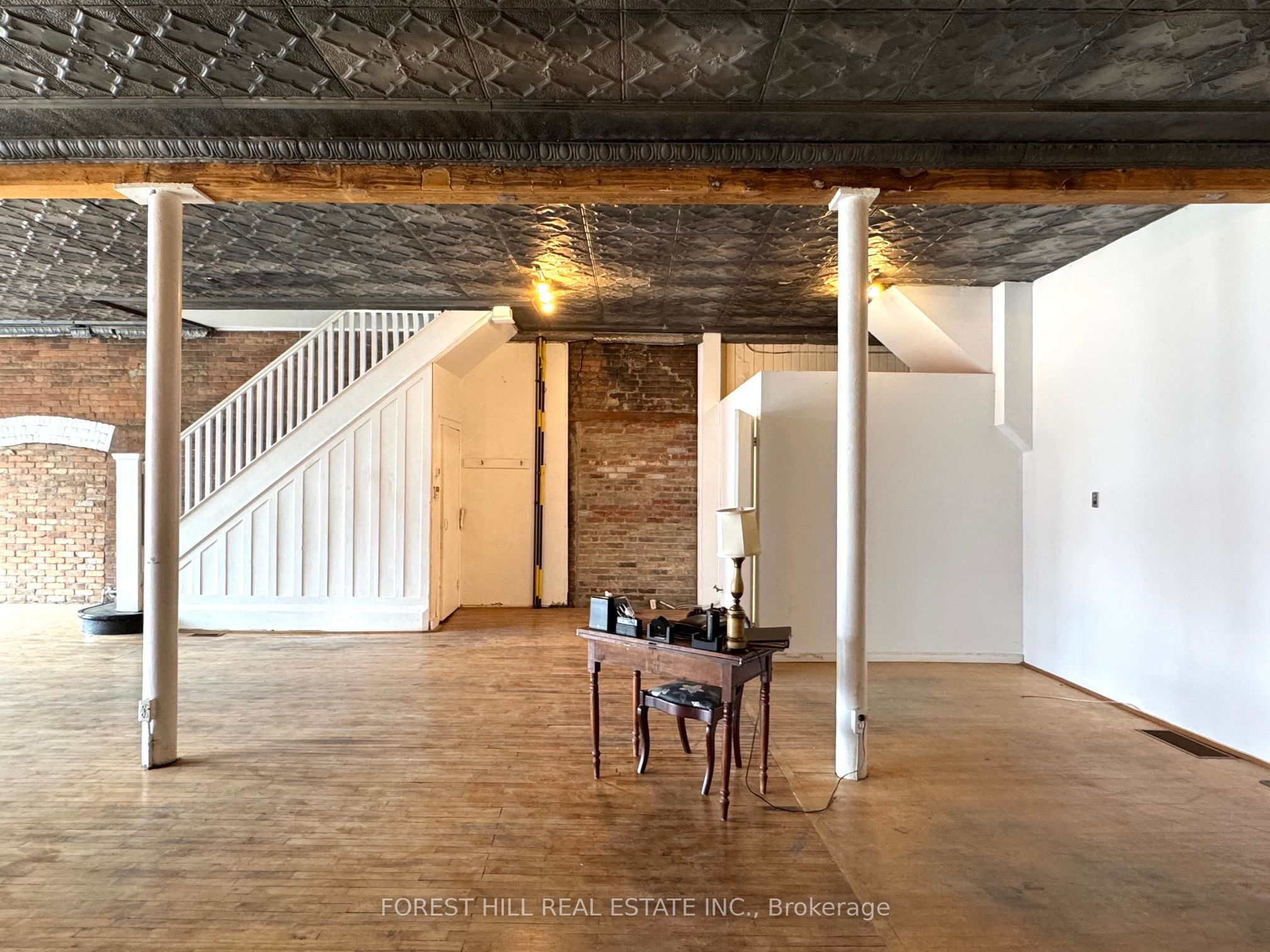 219 Queen Street E Property Photo 8