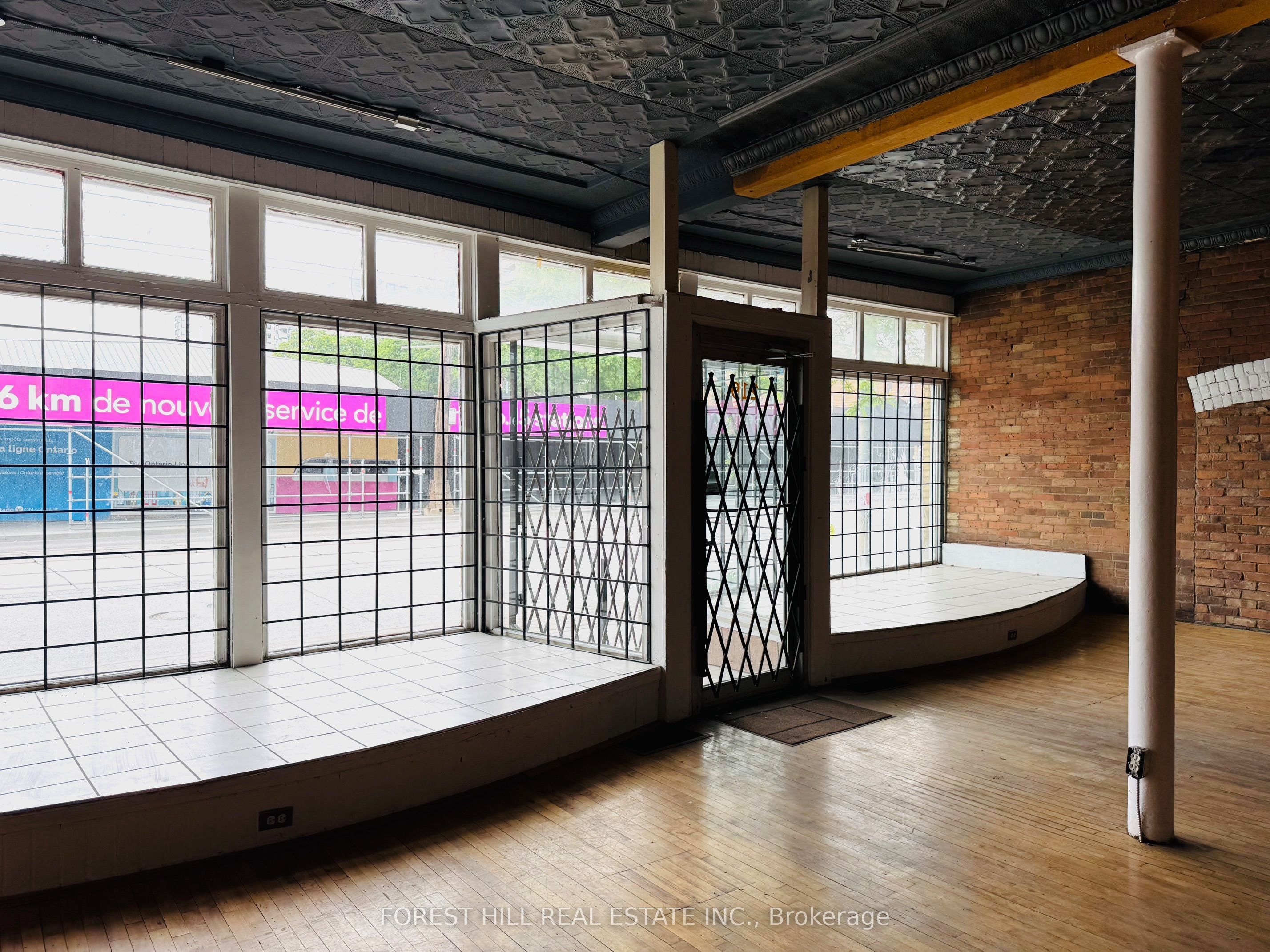 219 Queen Street E Property Photo 9