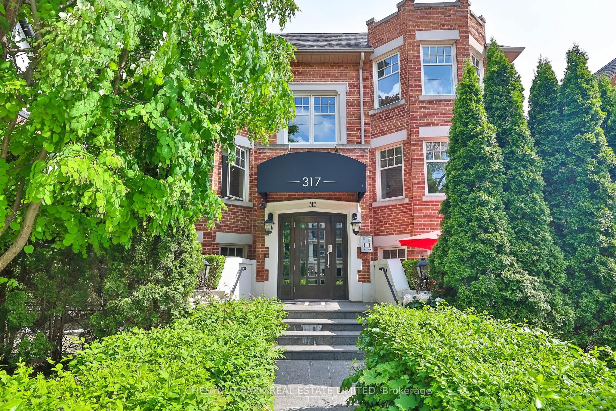 #2B - 317 Lonsdale Road Property Photo 1