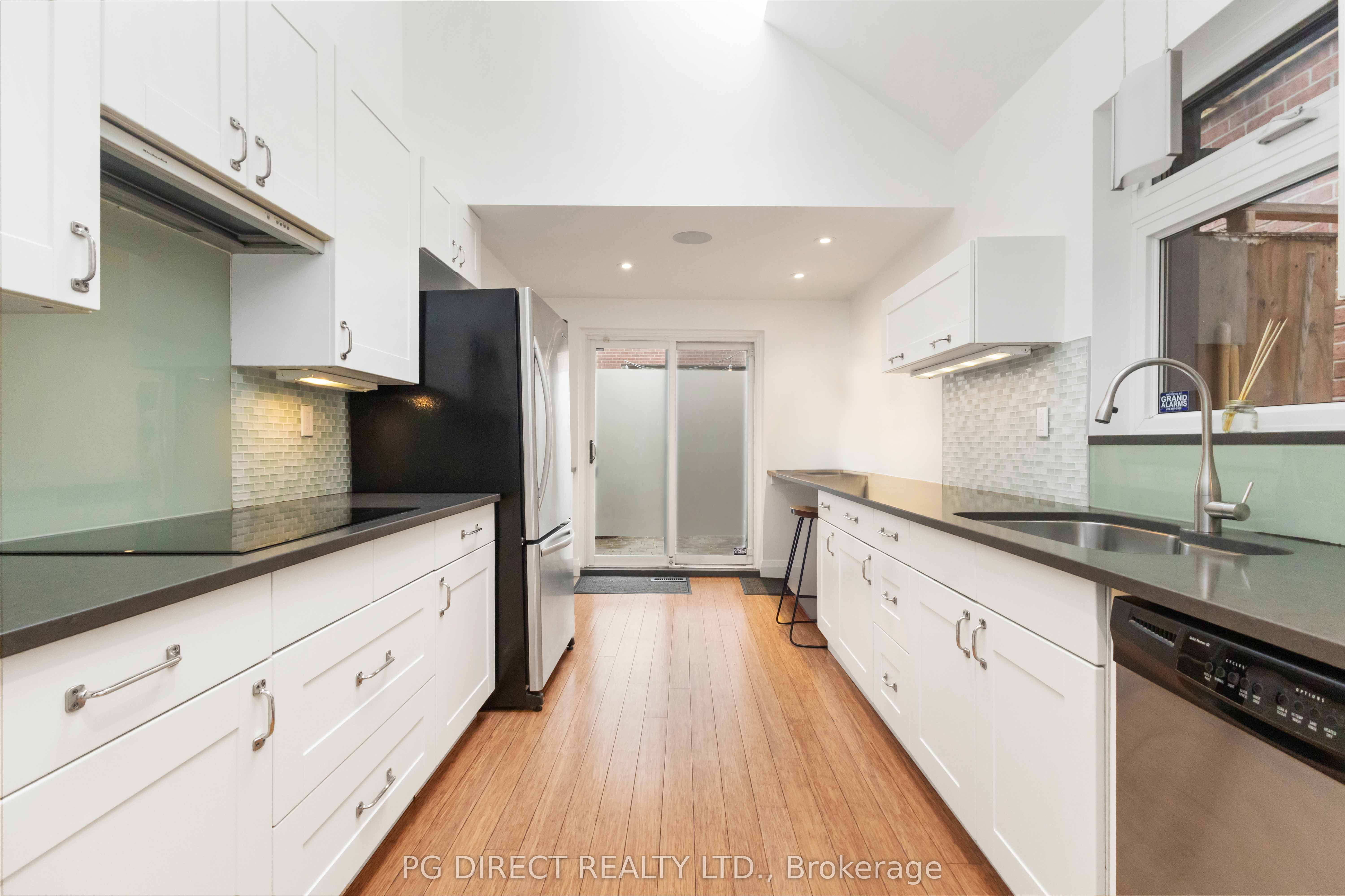 9 Trefann Street Property Photo 5