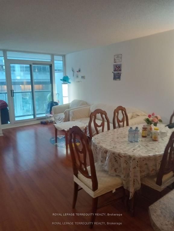 30 Grand Trunk Crescent 503 Property Photo 3