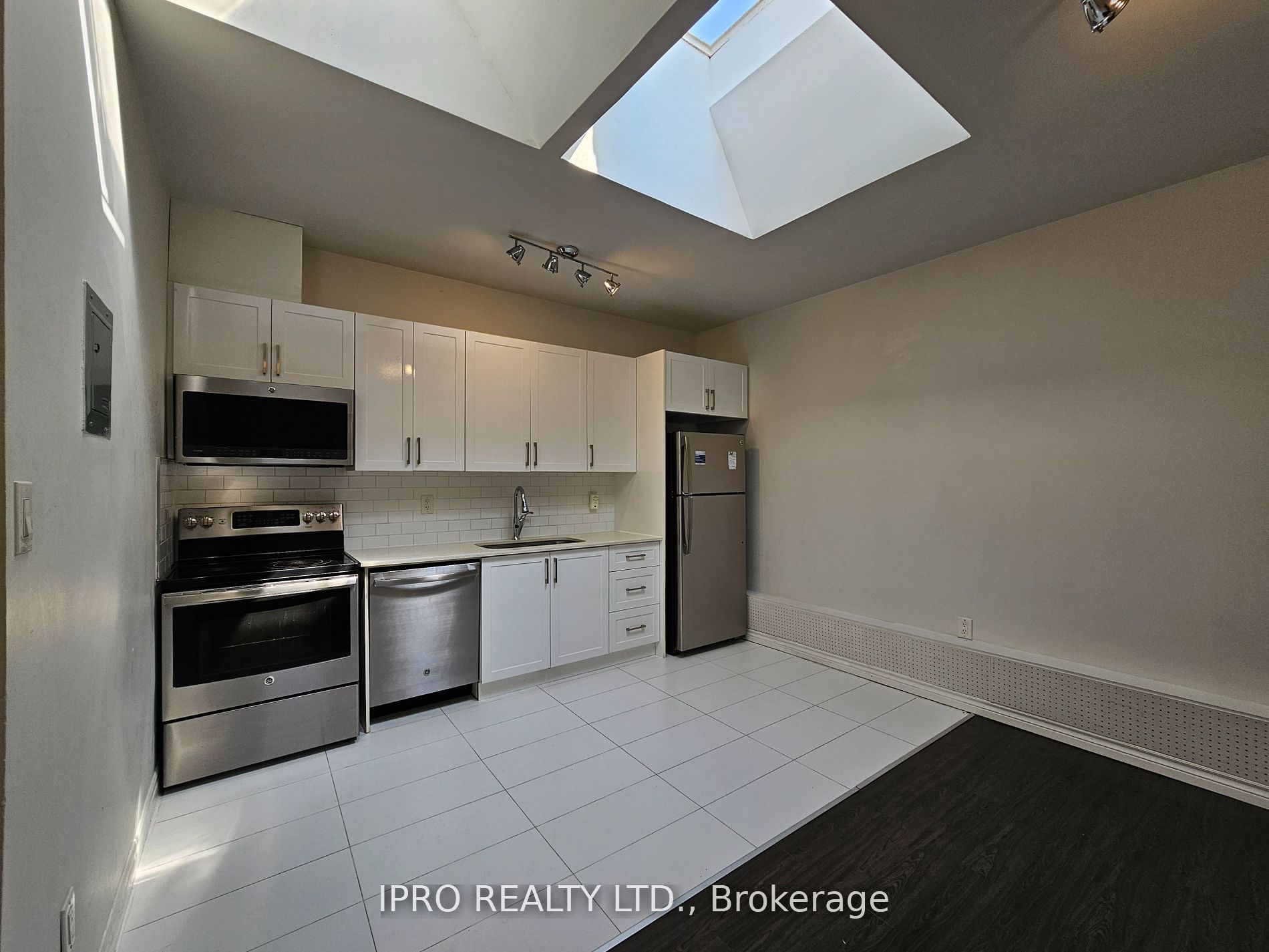 #303 - 1807 Eglinton Avenue Property Photo 3