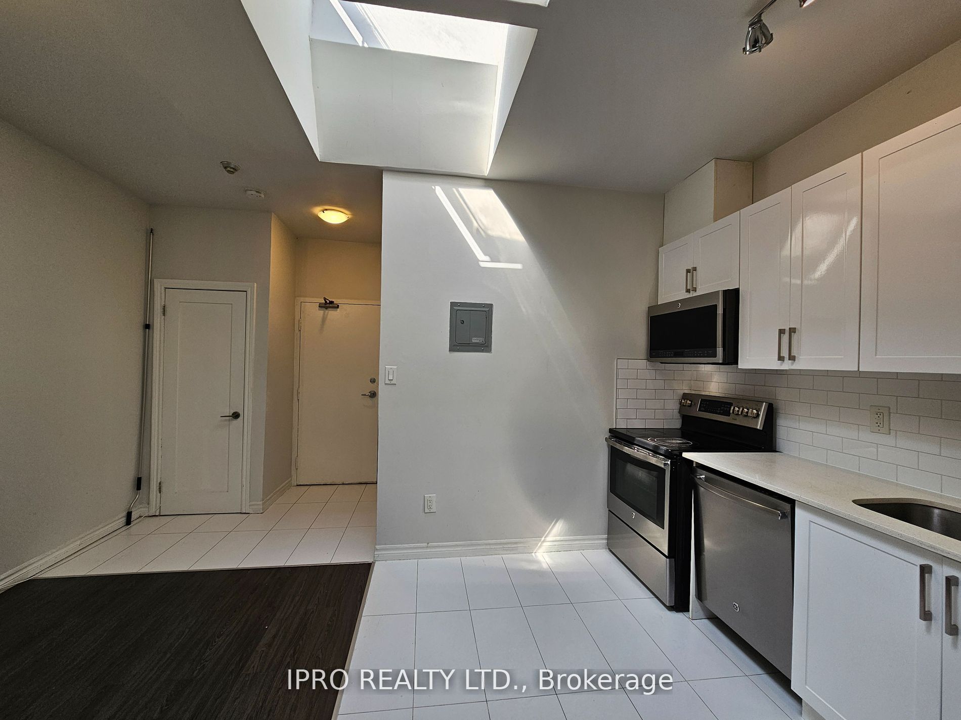 #303 - 1807 Eglinton Avenue Property Photo 4