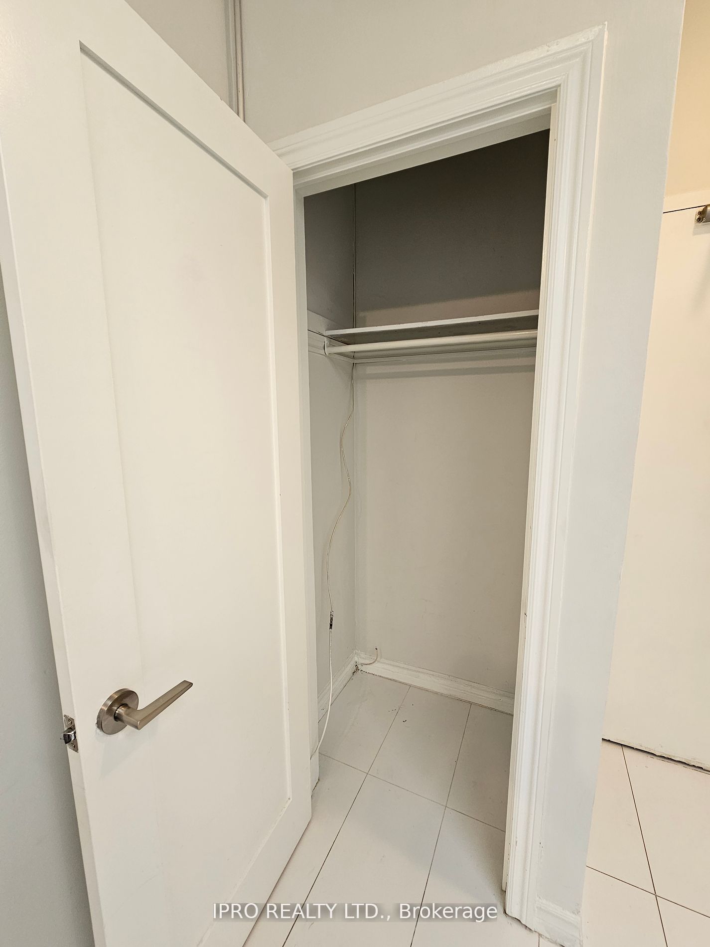 #303 - 1807 Eglinton Avenue Property Photo 9