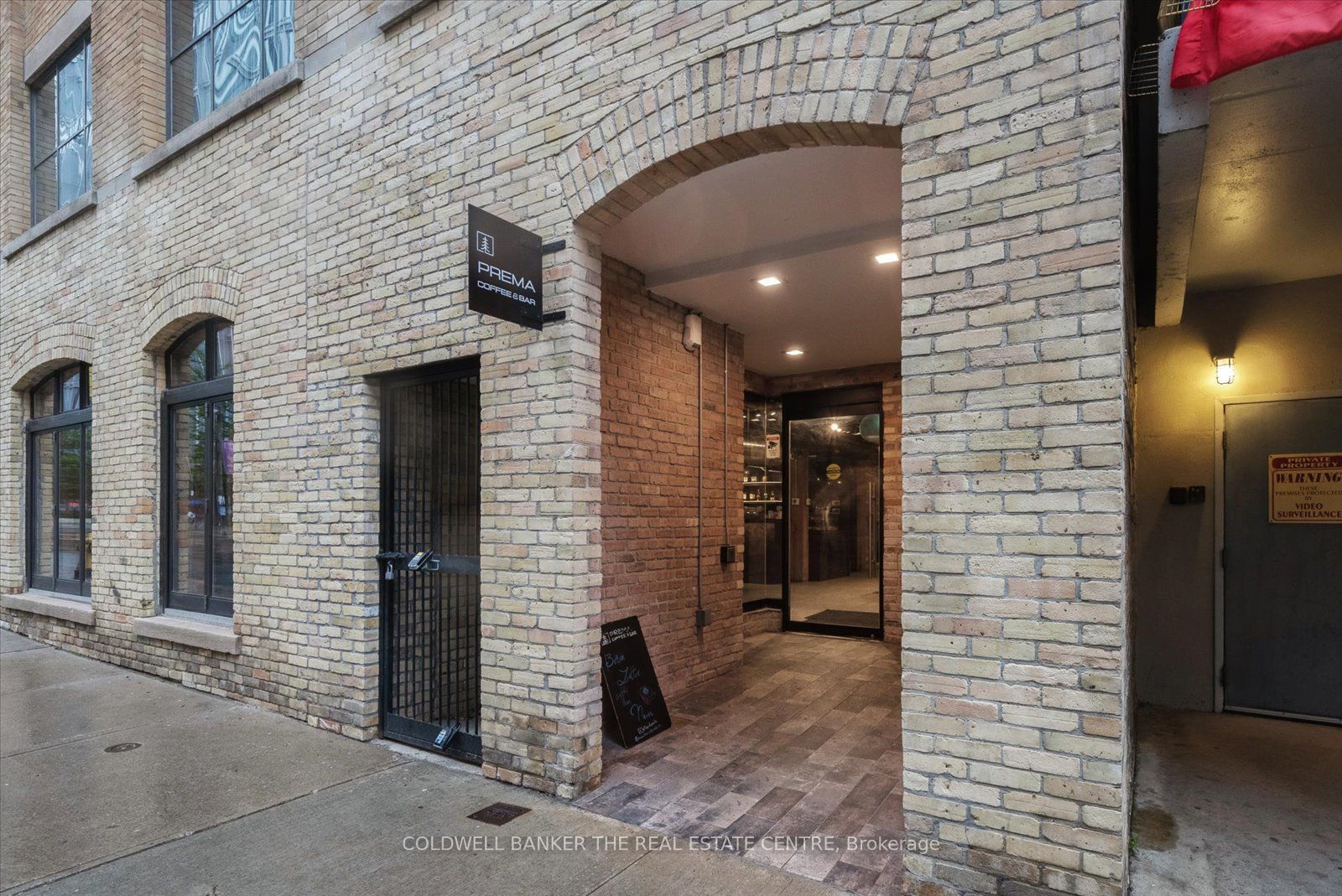 35 McCaul Street Property Photo 1