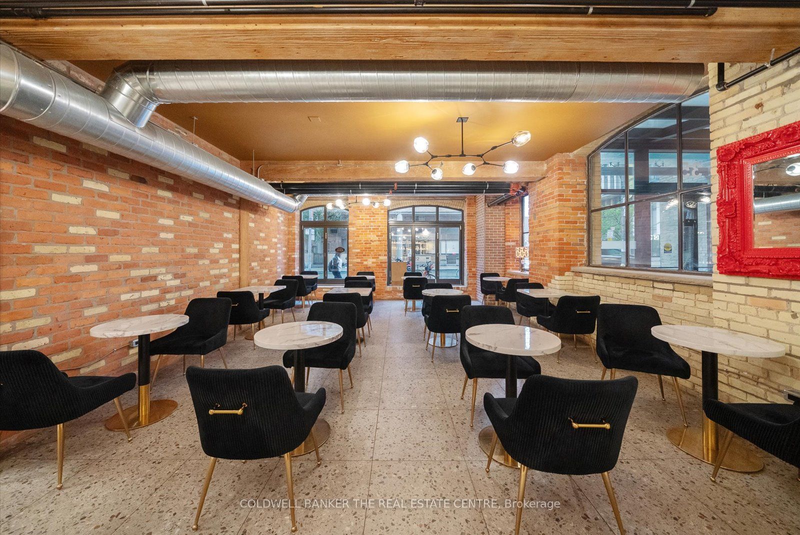 35 Mccaul Street Property Photo 7