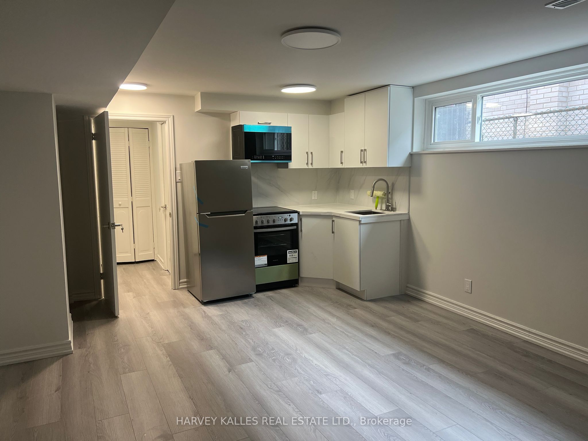 31 Robingrove Road 2 Property Photo 1