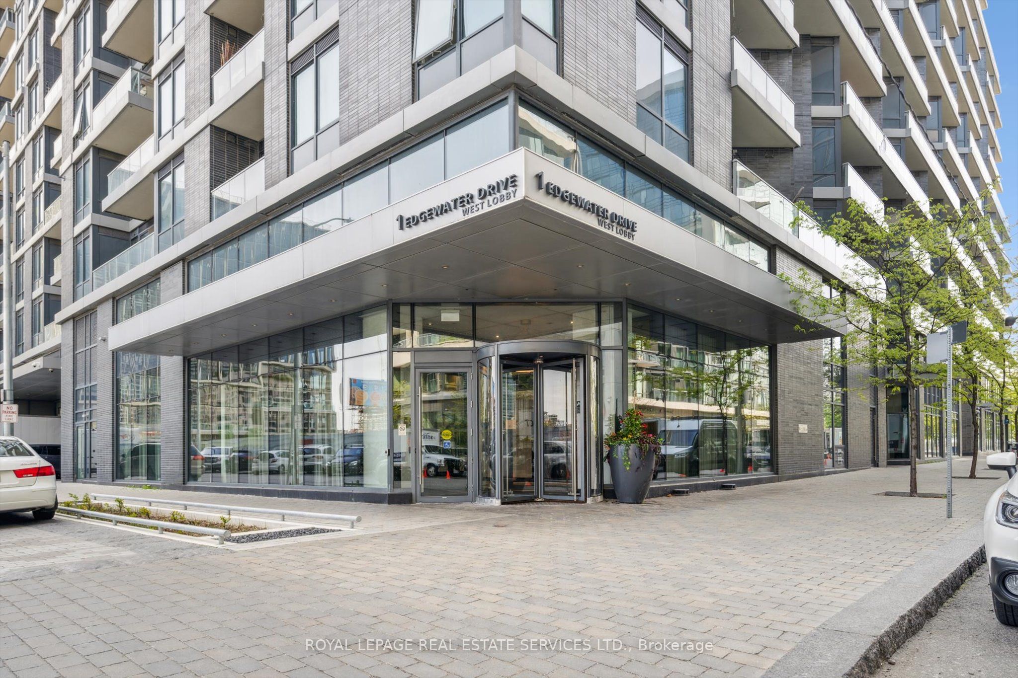 1 Edgewater Drive Gph27 Property Photo 2