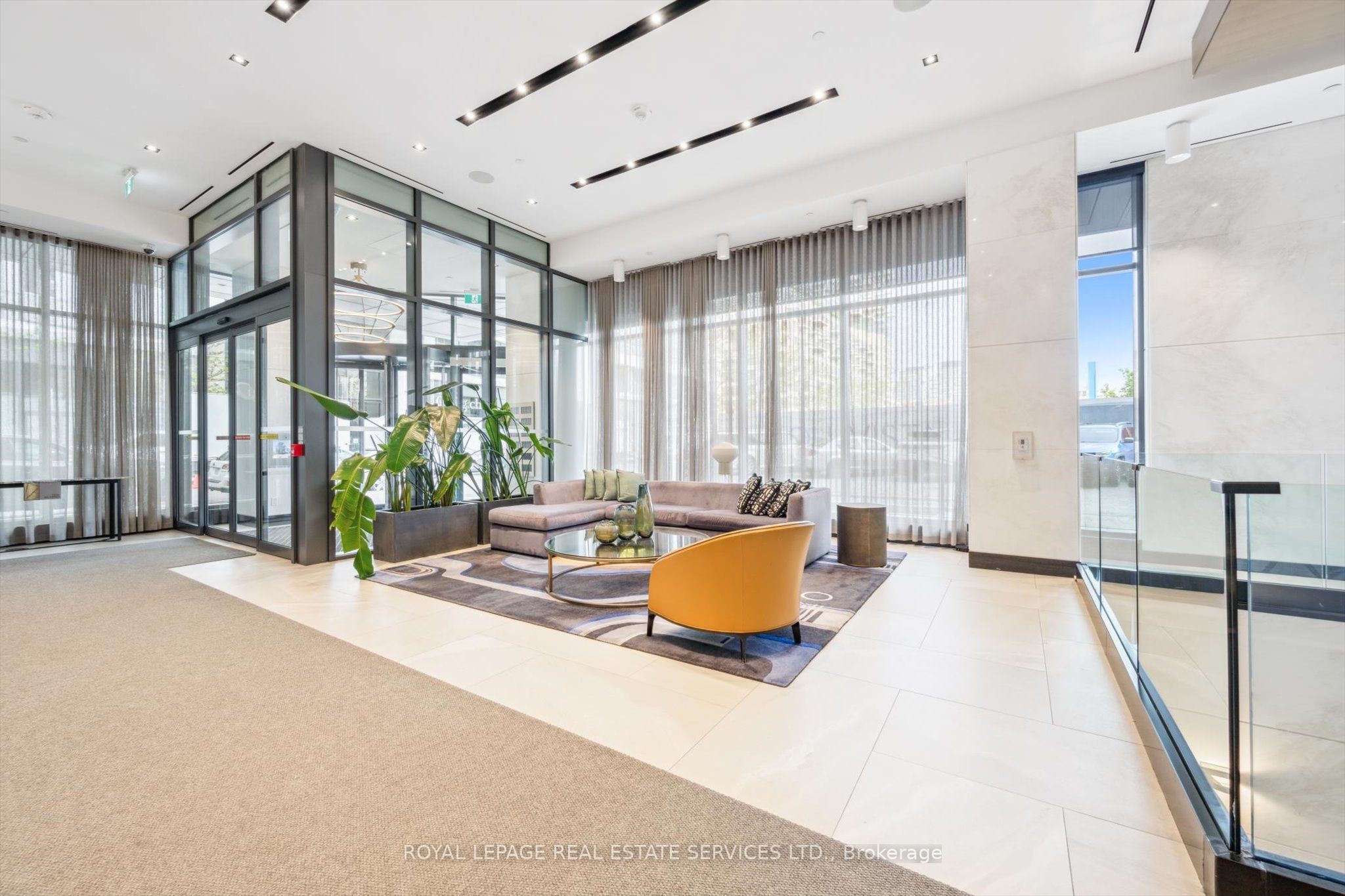 1 Edgewater Drive Gph27 Property Photo 4