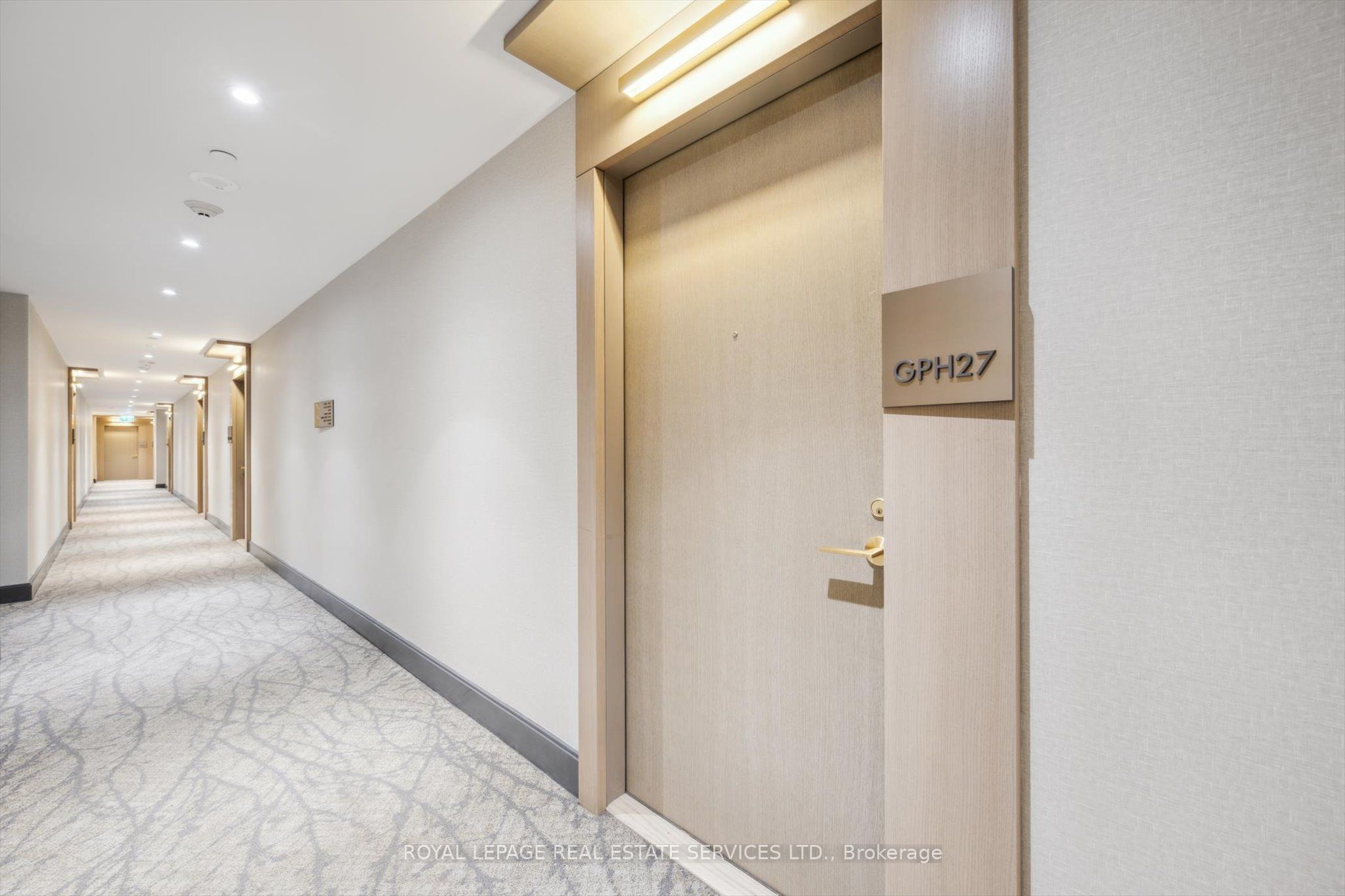 1 Edgewater Drive Gph27 Property Photo 5