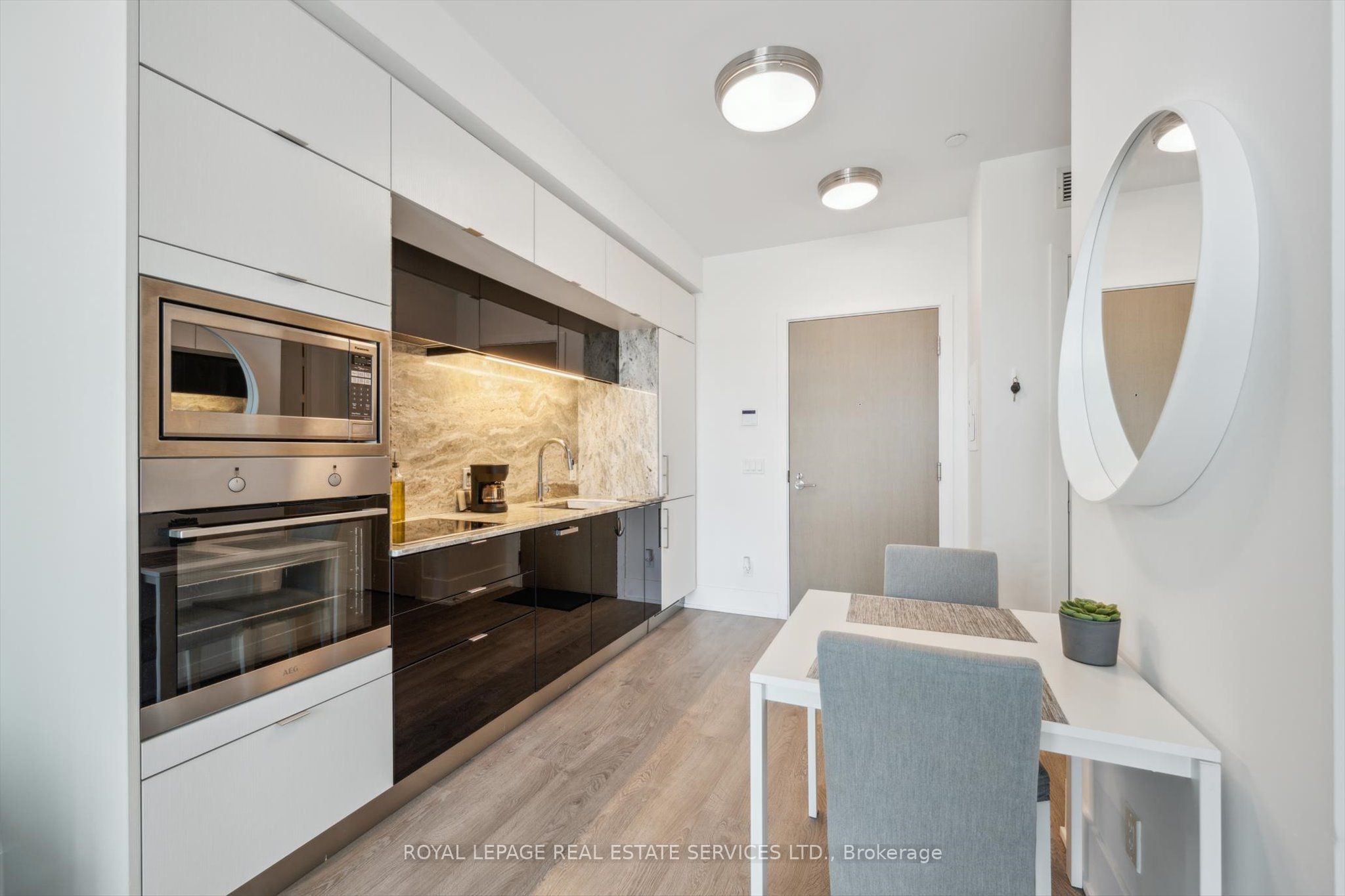 1 Edgewater Drive Gph27 Property Photo 9