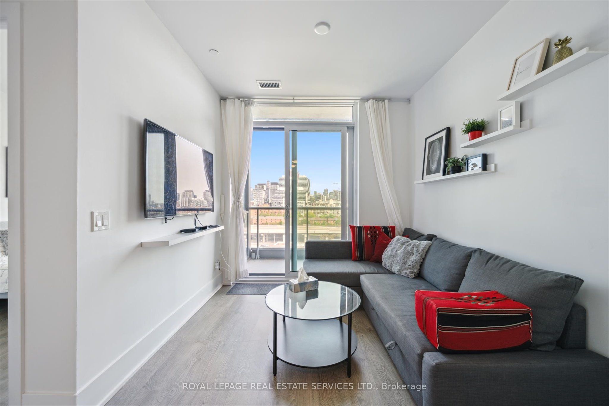 1 Edgewater Drive Gph27 Property Photo 10