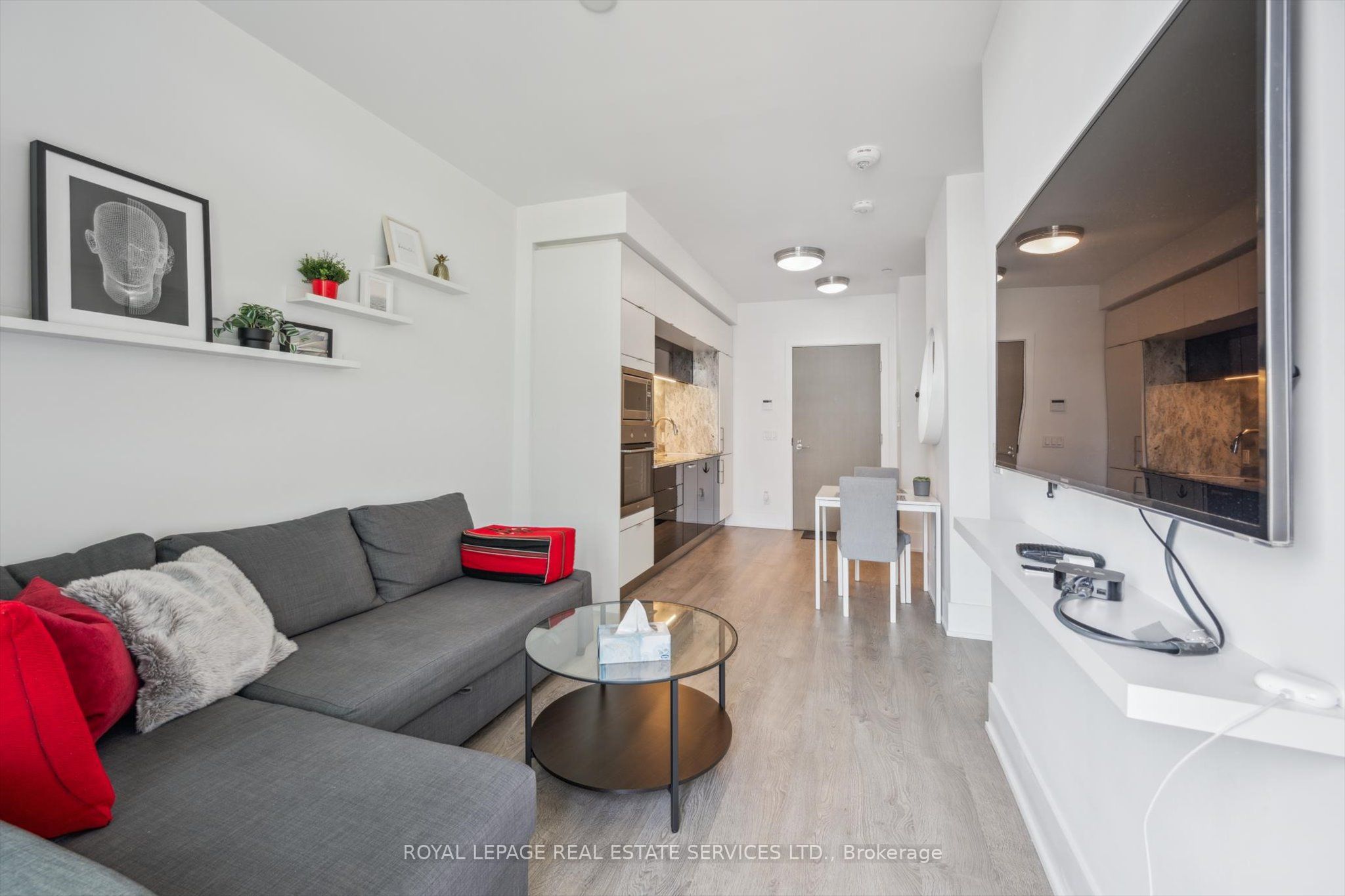 1 Edgewater Drive Gph27 Property Photo 13